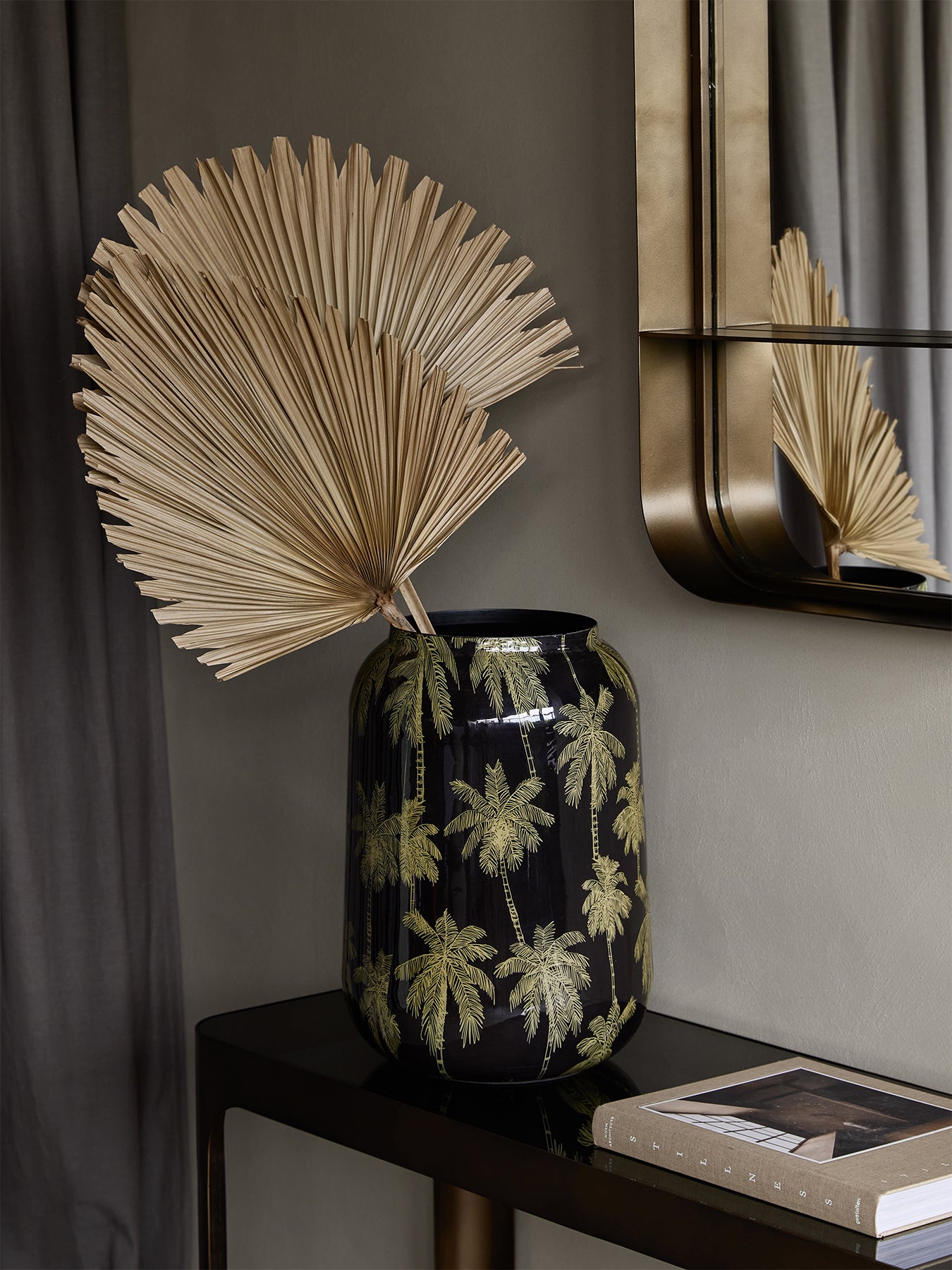 Palm Vase Small Black