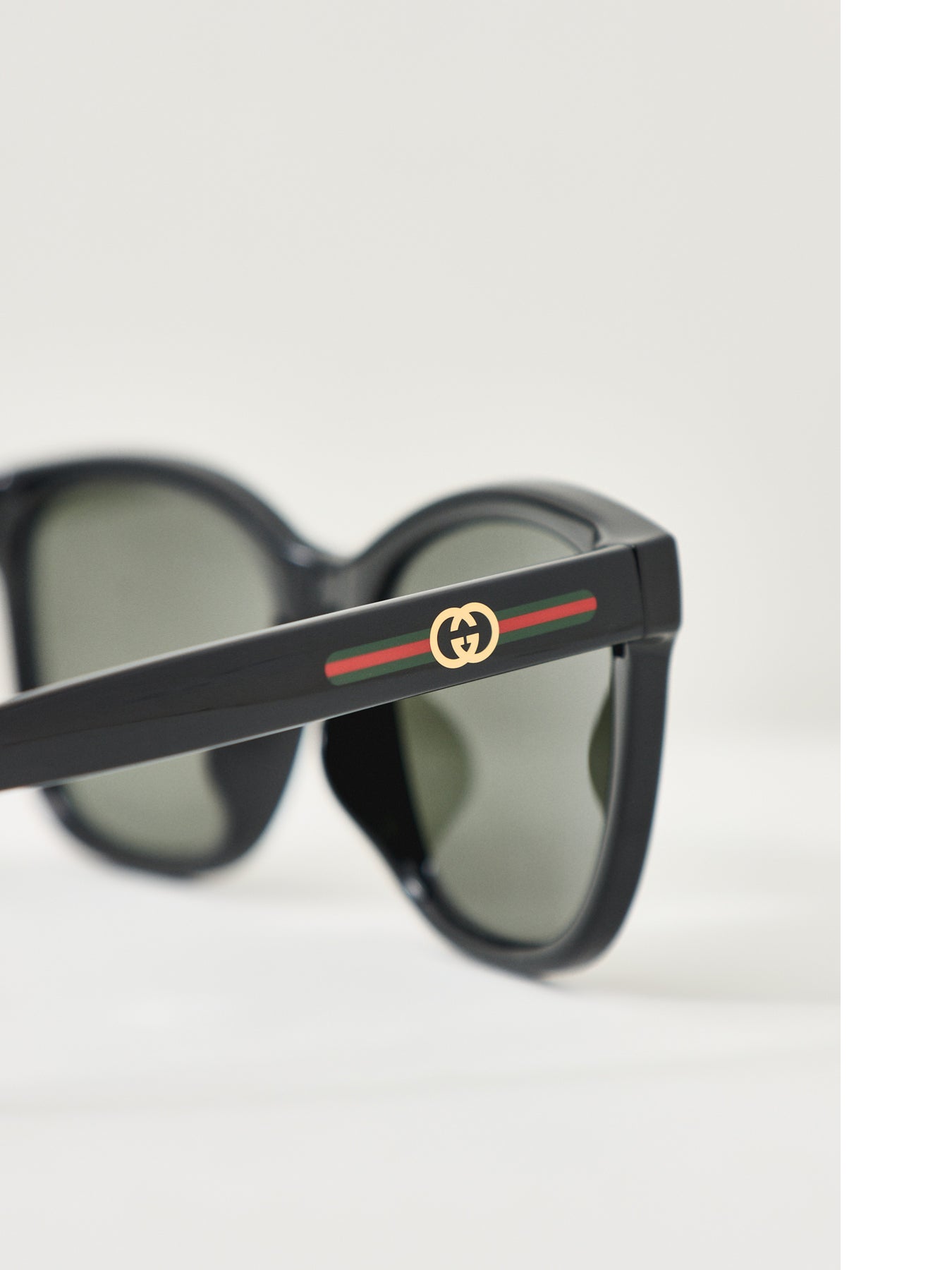 GG1982S Cat Eye Sunglasses Black