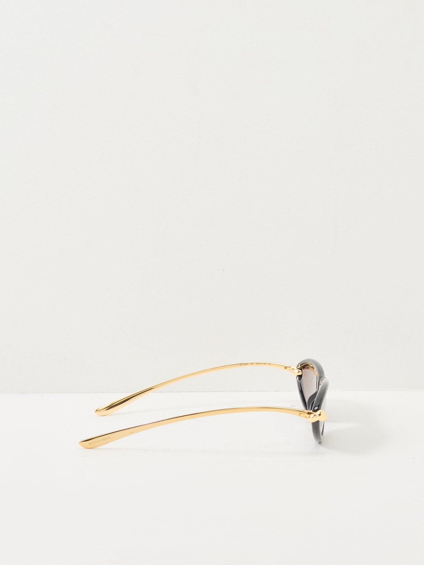 BV1390S-001 XL Square Sunglasses