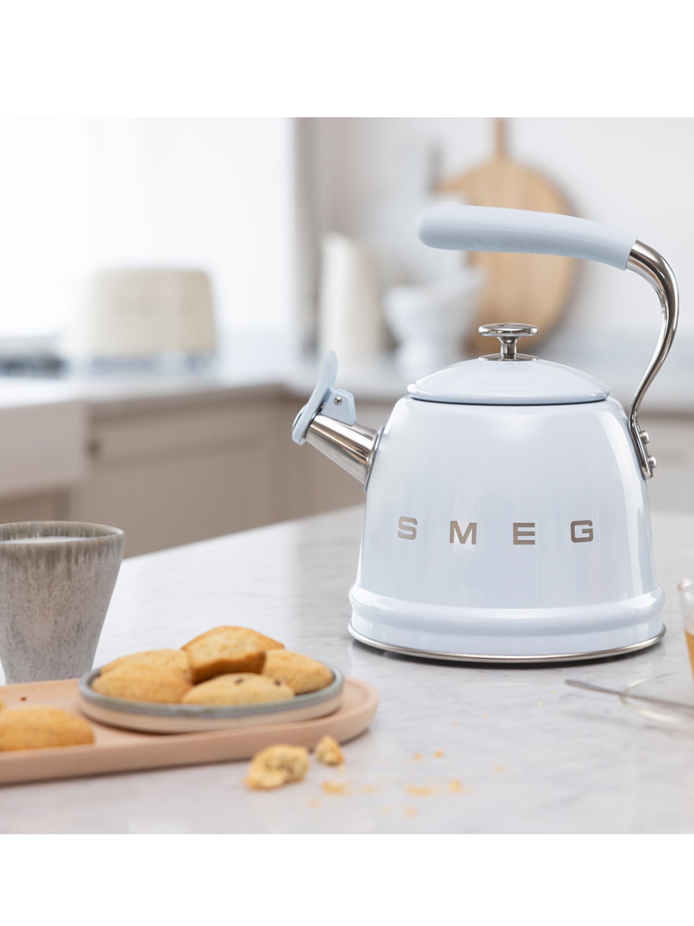 Whistling Kettle in Pastel Blue