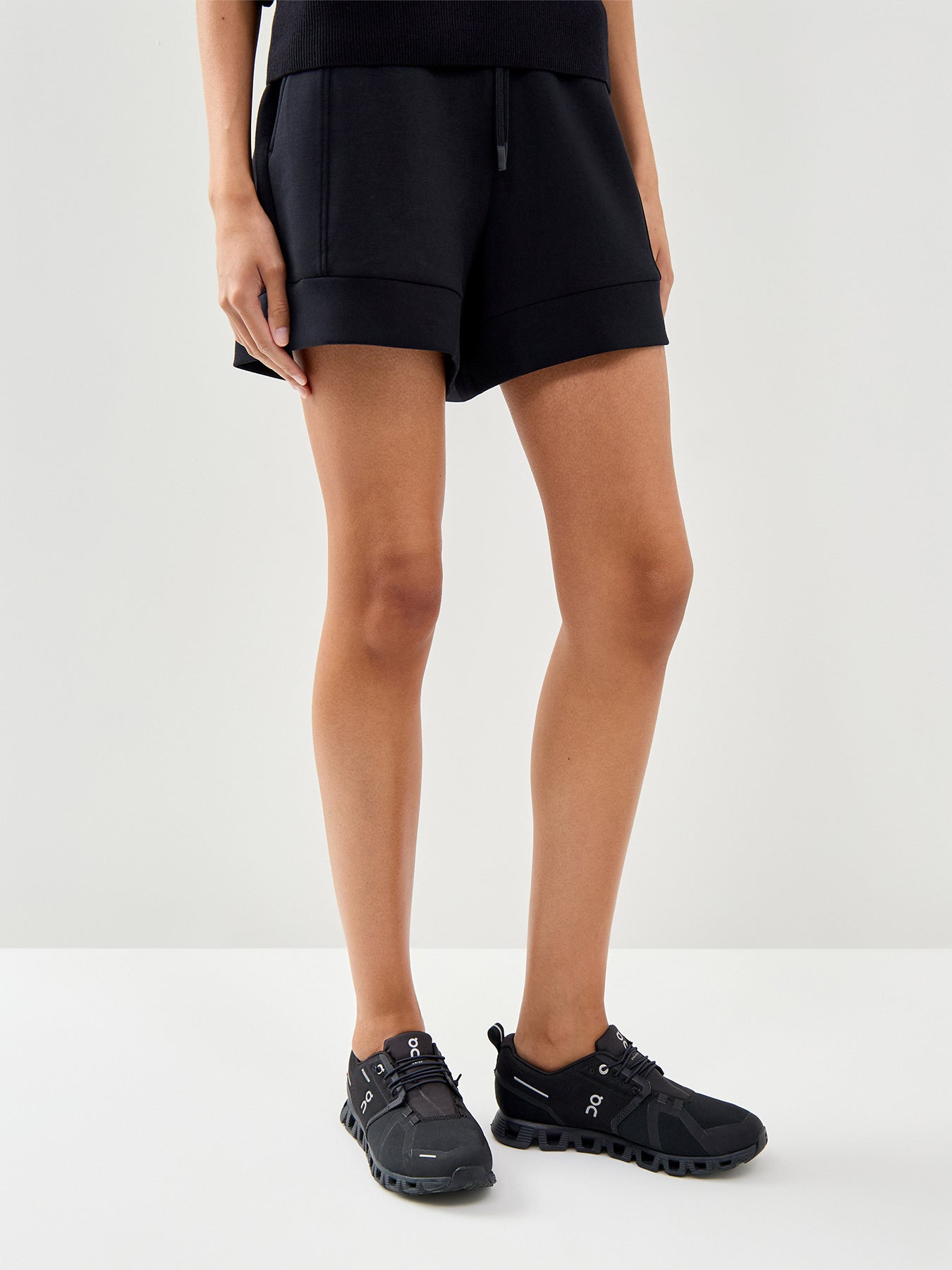 Atrium High Rise Shorts Black