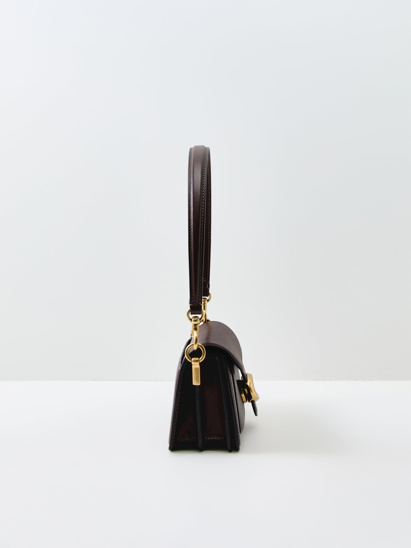 Signature Tabby Shoulder Bag 20