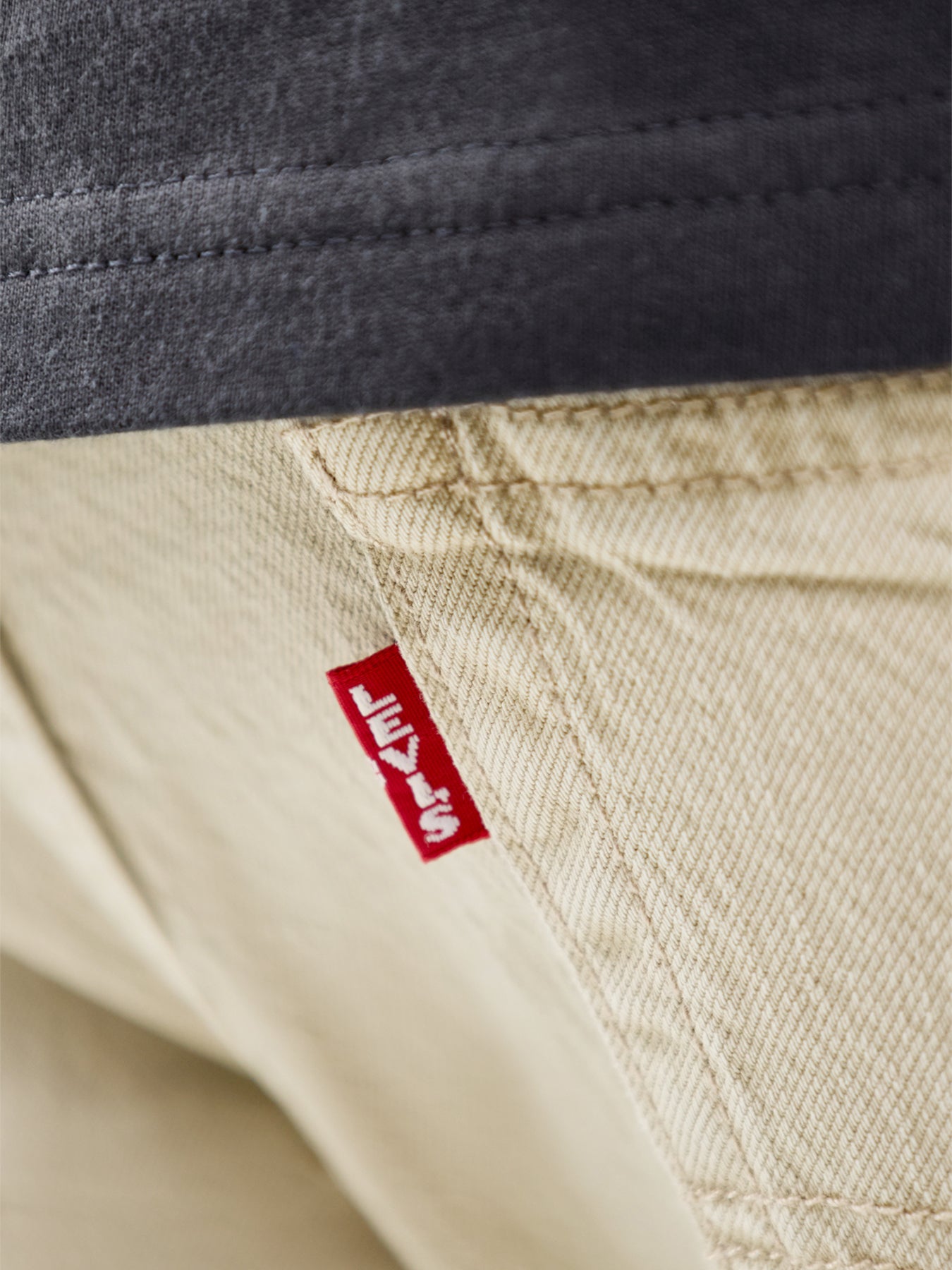 502 Taper Jeans Beige
