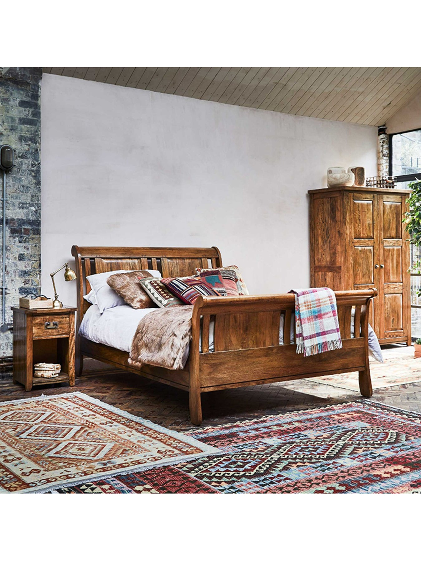 New Frontier Sleigh Super King Bed Frame