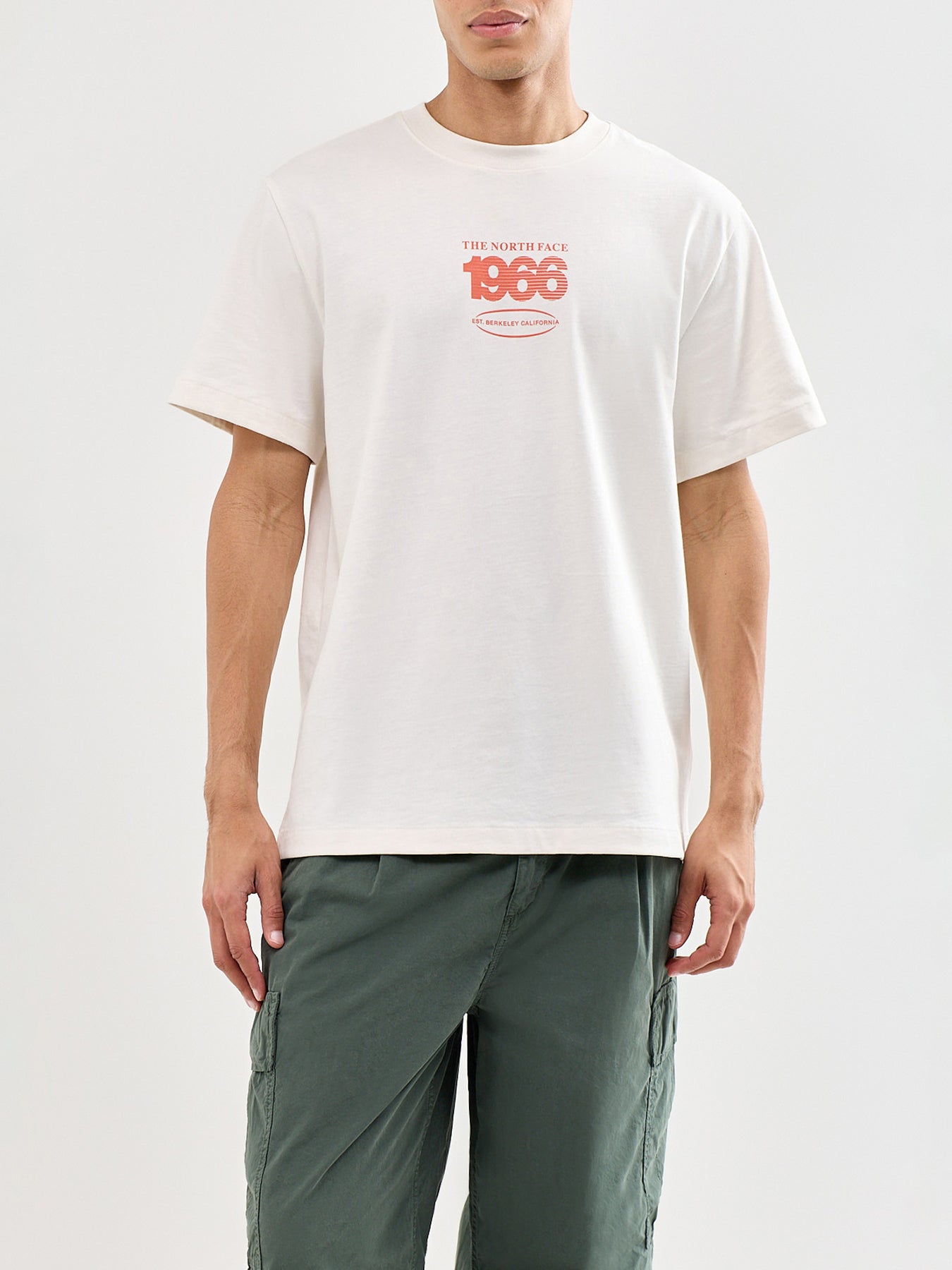 Track Graphic T-Shirt Cream