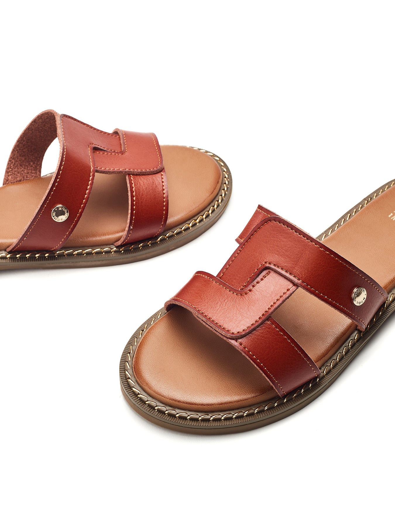 Lupin Flat Sandals Tan