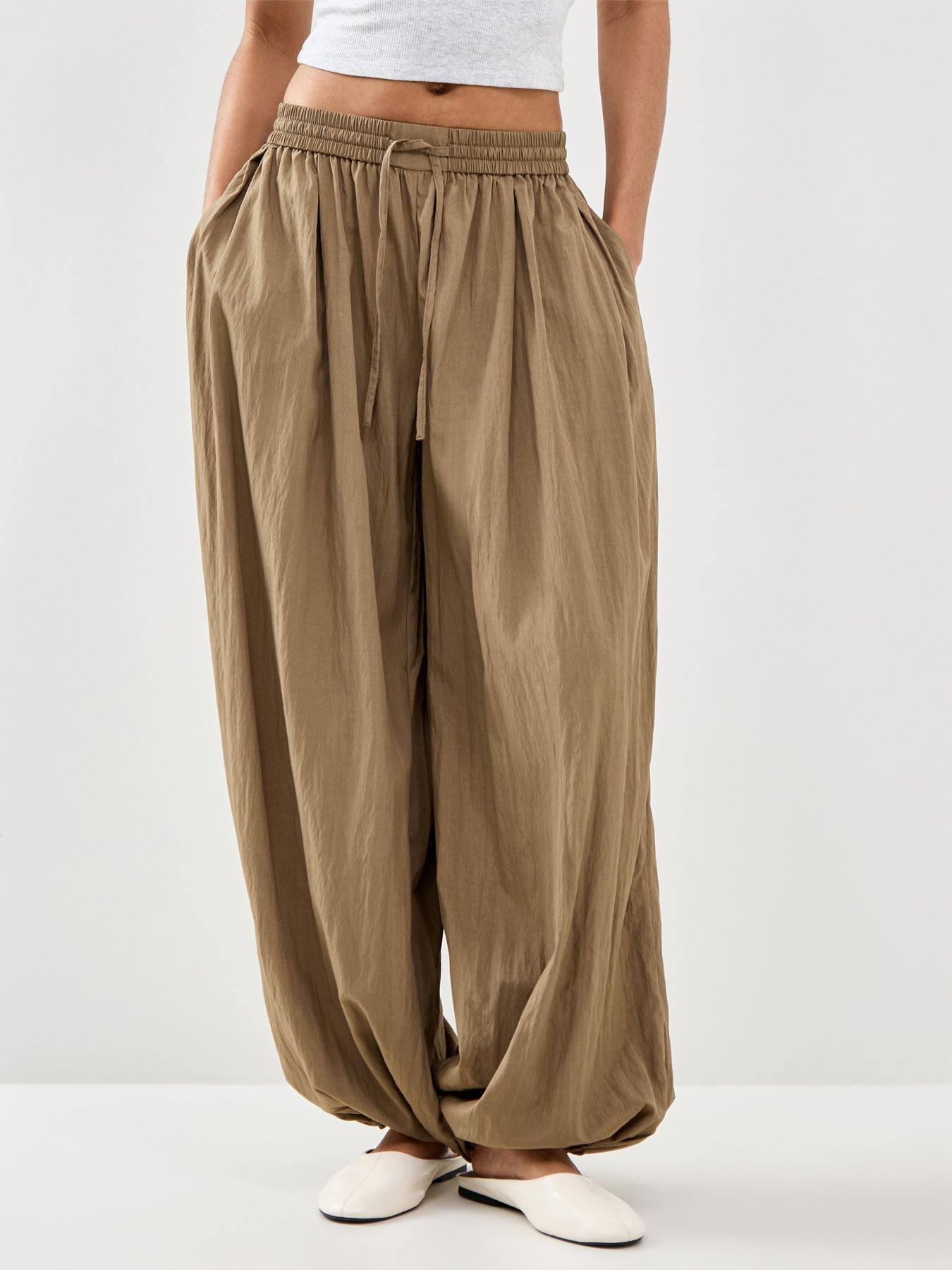 Nita Pleated Balloon Trousers Brown