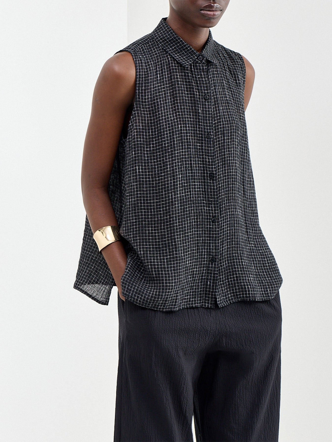 Classic Collar Sleeveless Shirt Black