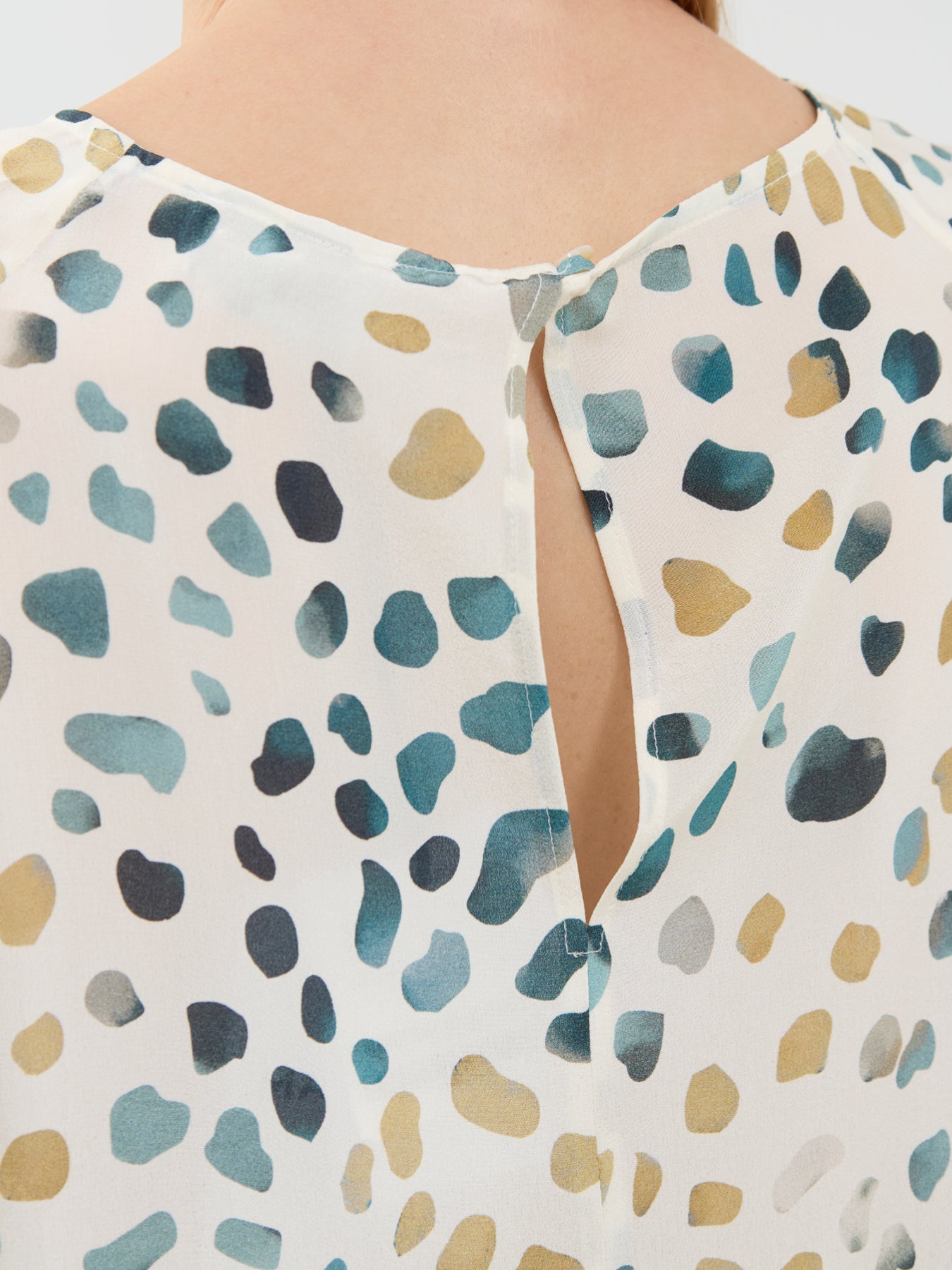 Uomo Silk Blouse White Pebbles Print