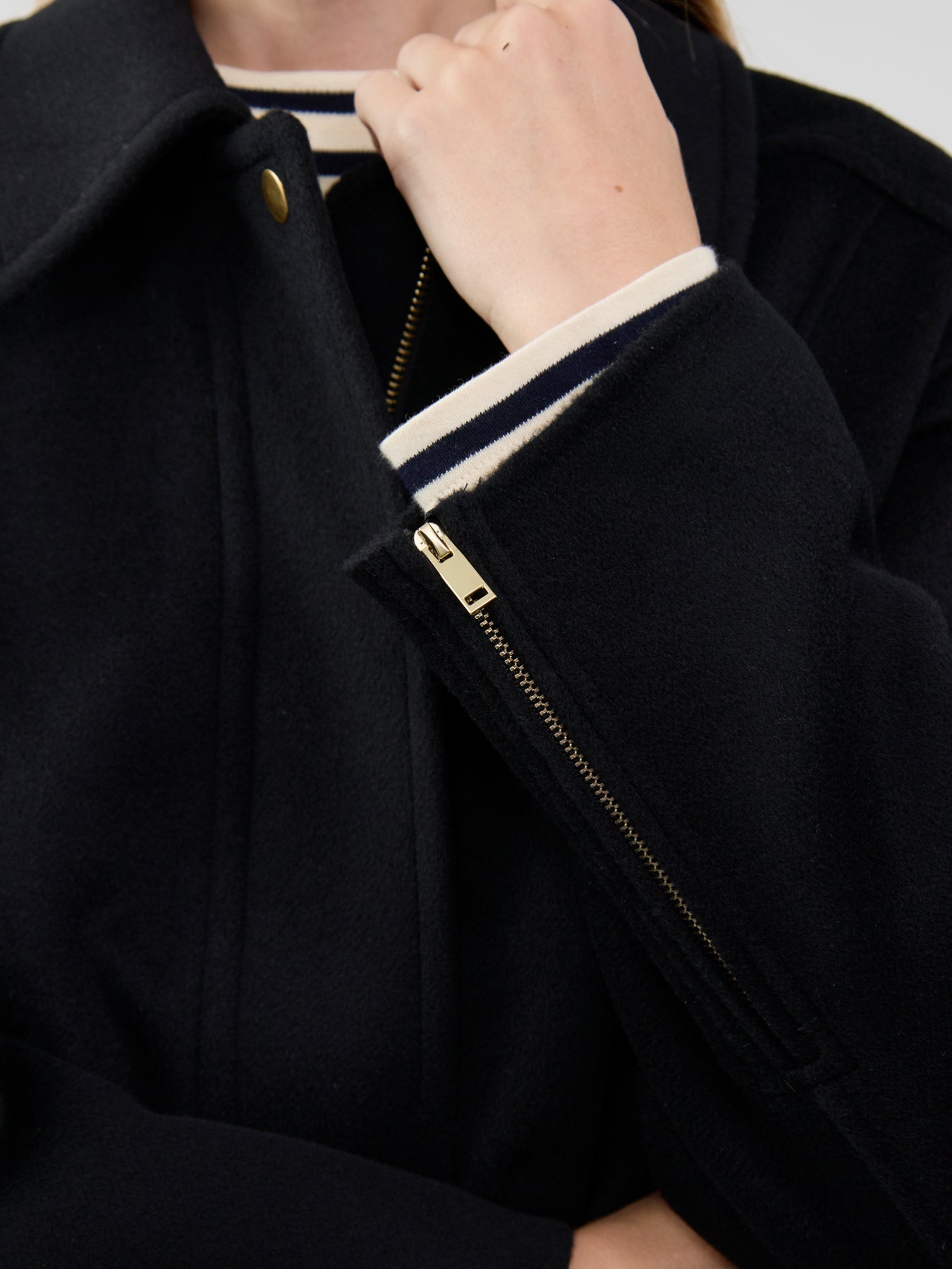 Alarico Short Wool Coat Black