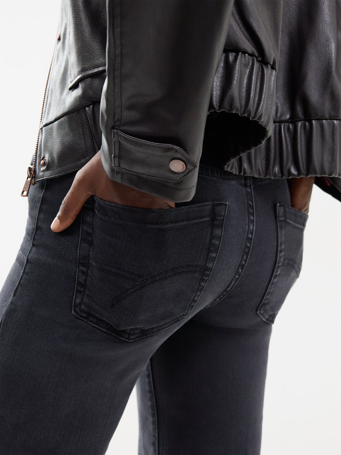 Cotton Blend Wlcrop Wide-Leg Jeans - Black