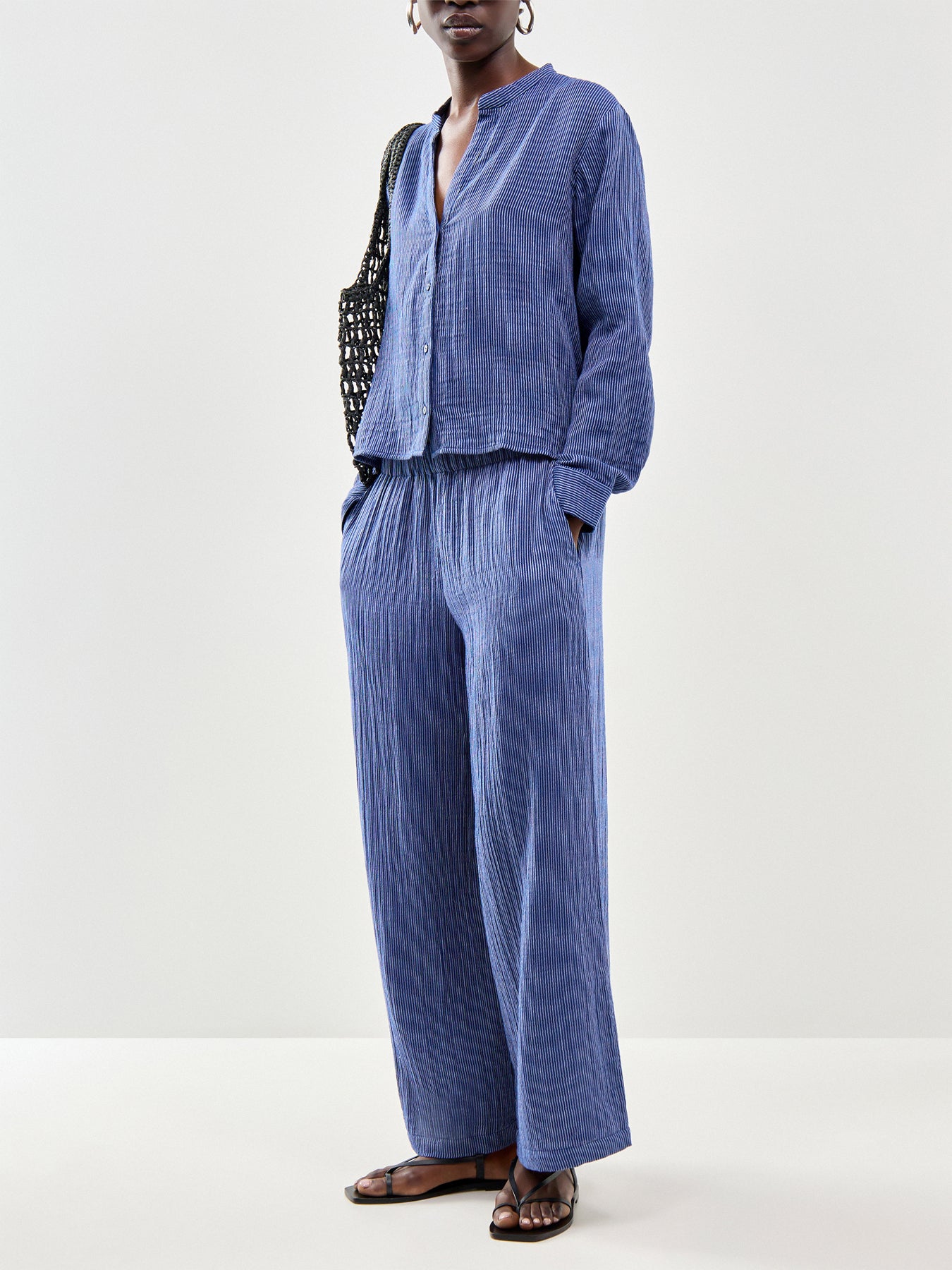 Mandarin Collar Cut-Away Short Shirt Blue