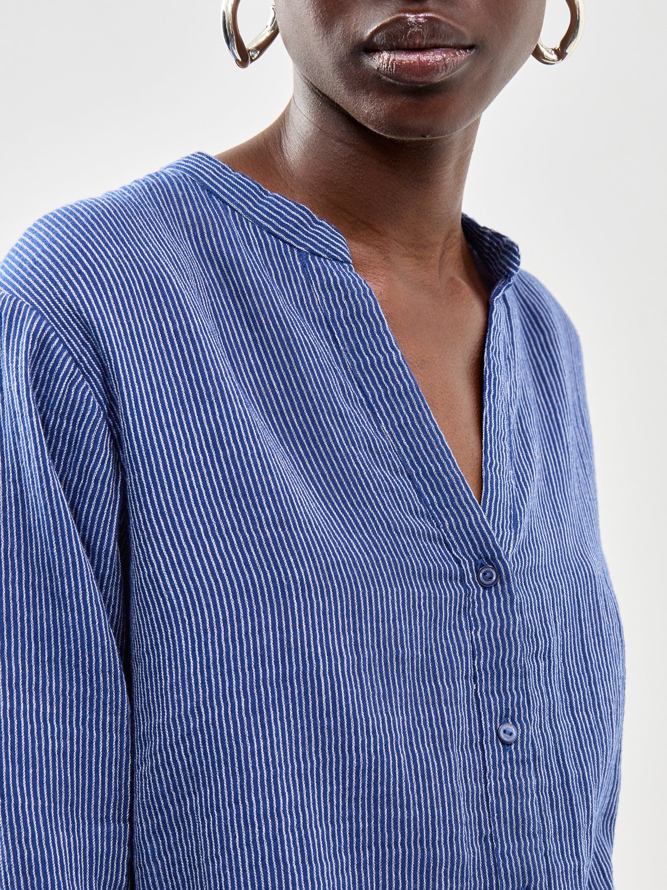 Mandarin Collar Cut-Away Short Shirt Blue