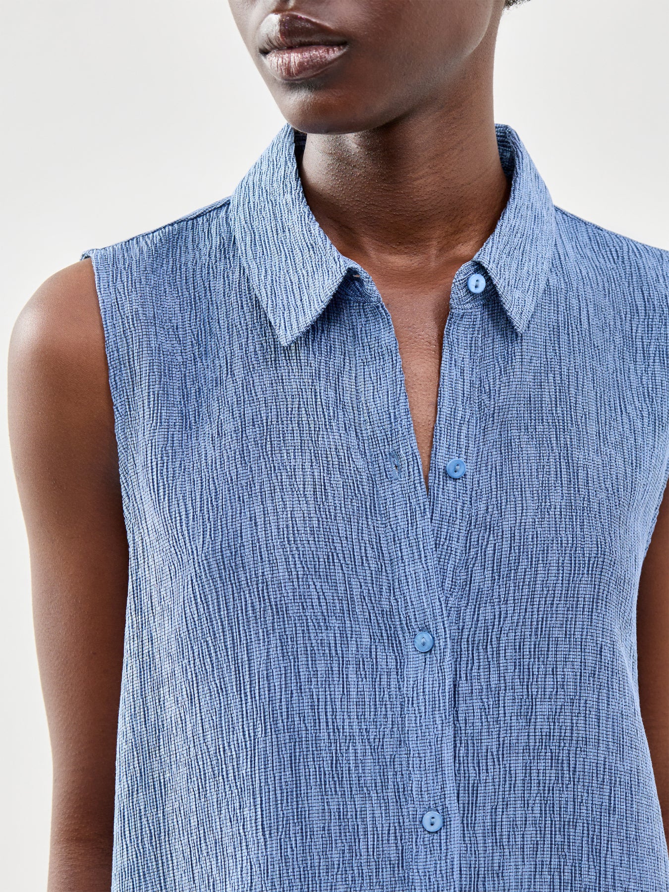 Classic Collar A-Line Sleeveless Shirt Blue