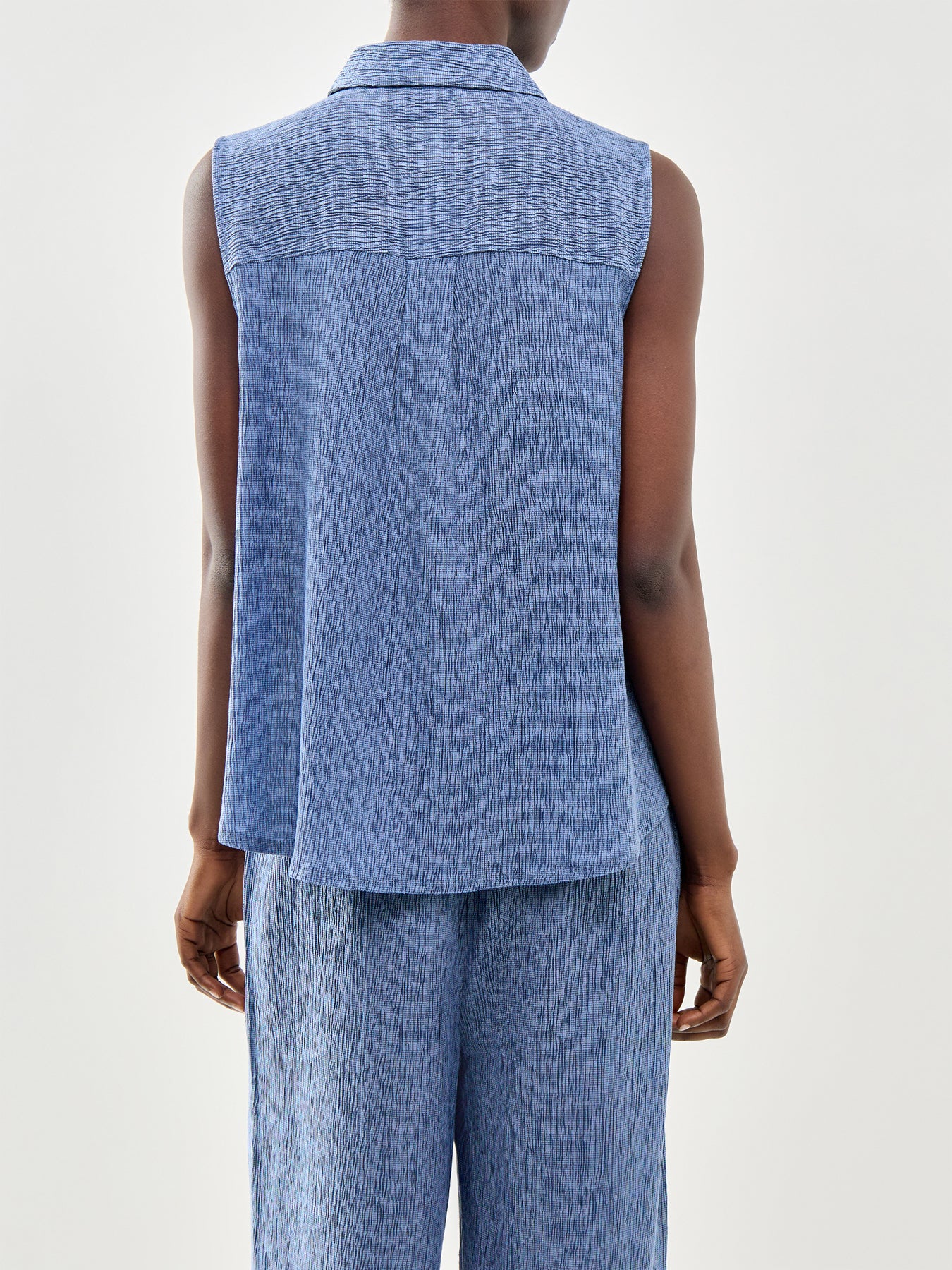 Classic Collar A-Line Sleeveless Shirt Blue
