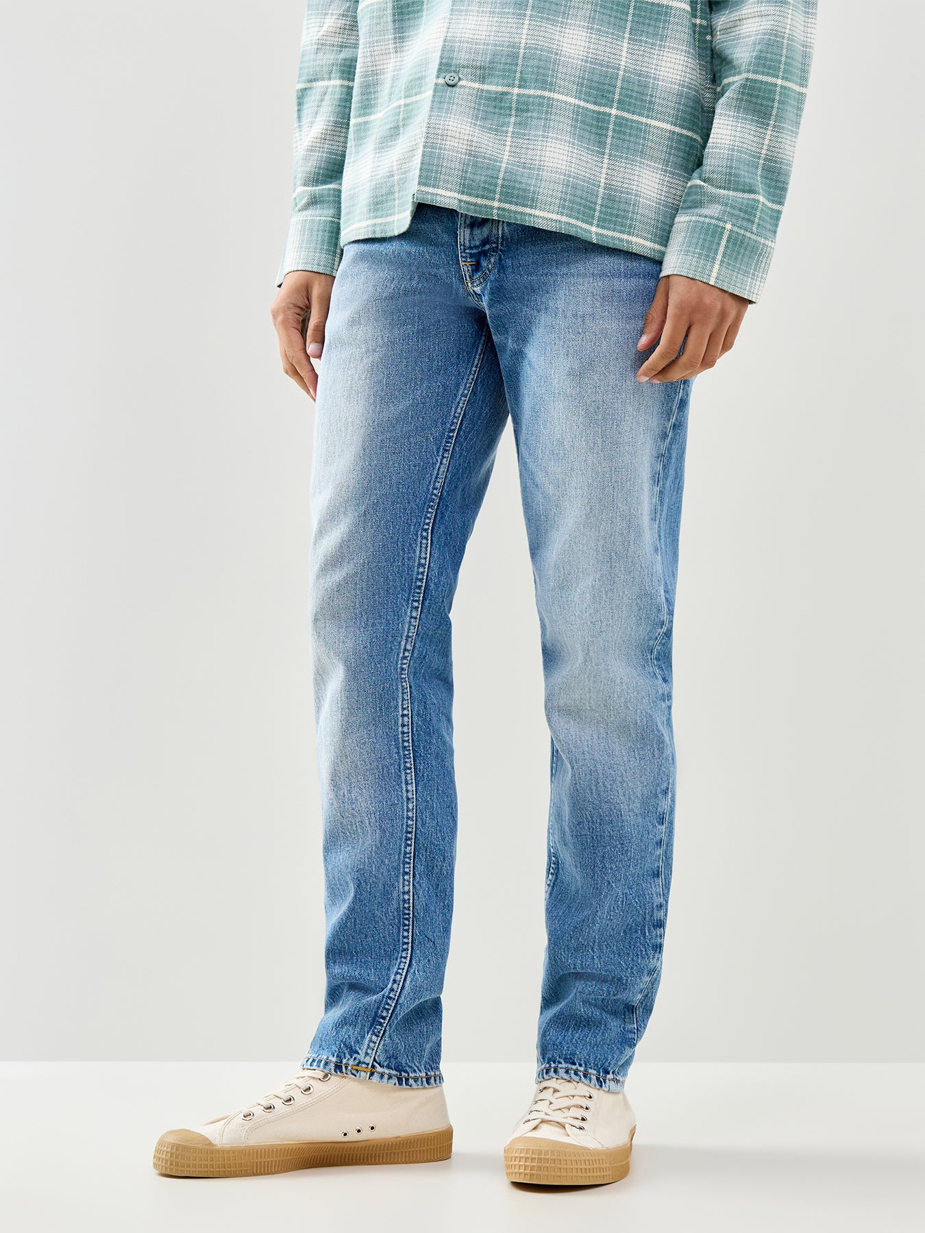 Solid Ollie Slim Jeans Worn Vintage