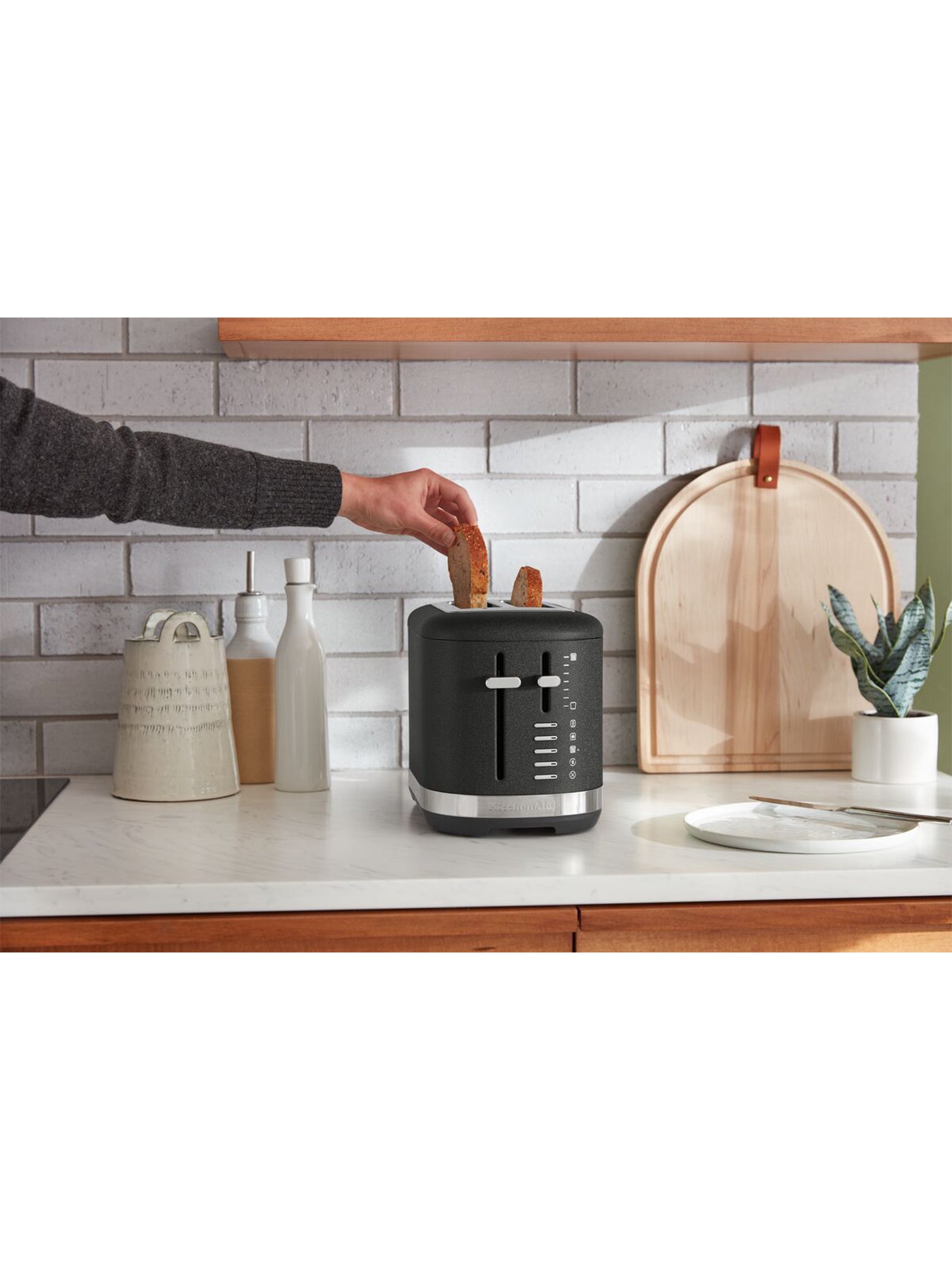 Manual Control 2 Slice Toaster Cast Iron Black