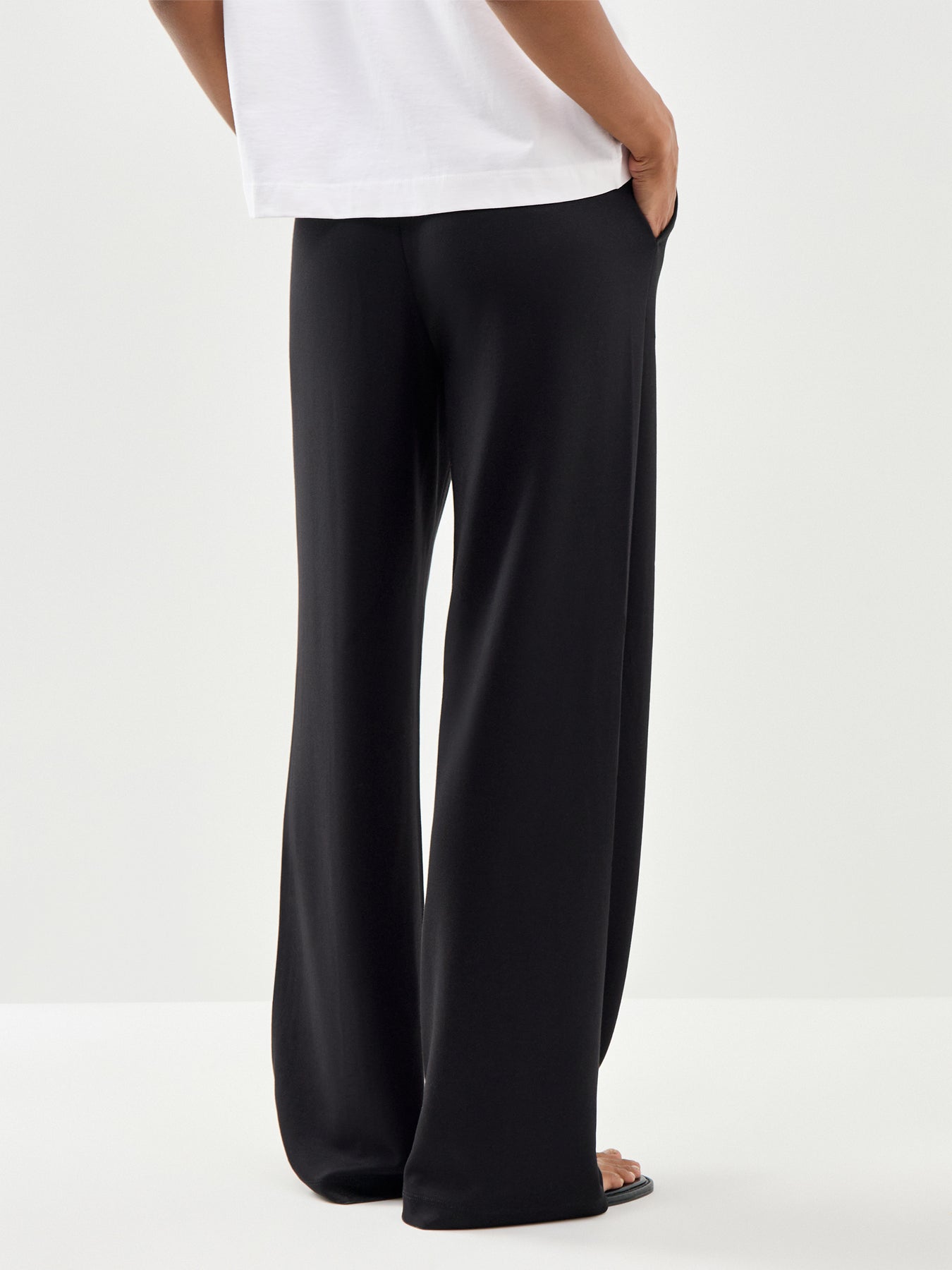 Banu 265 Wide Leg Trousers Black