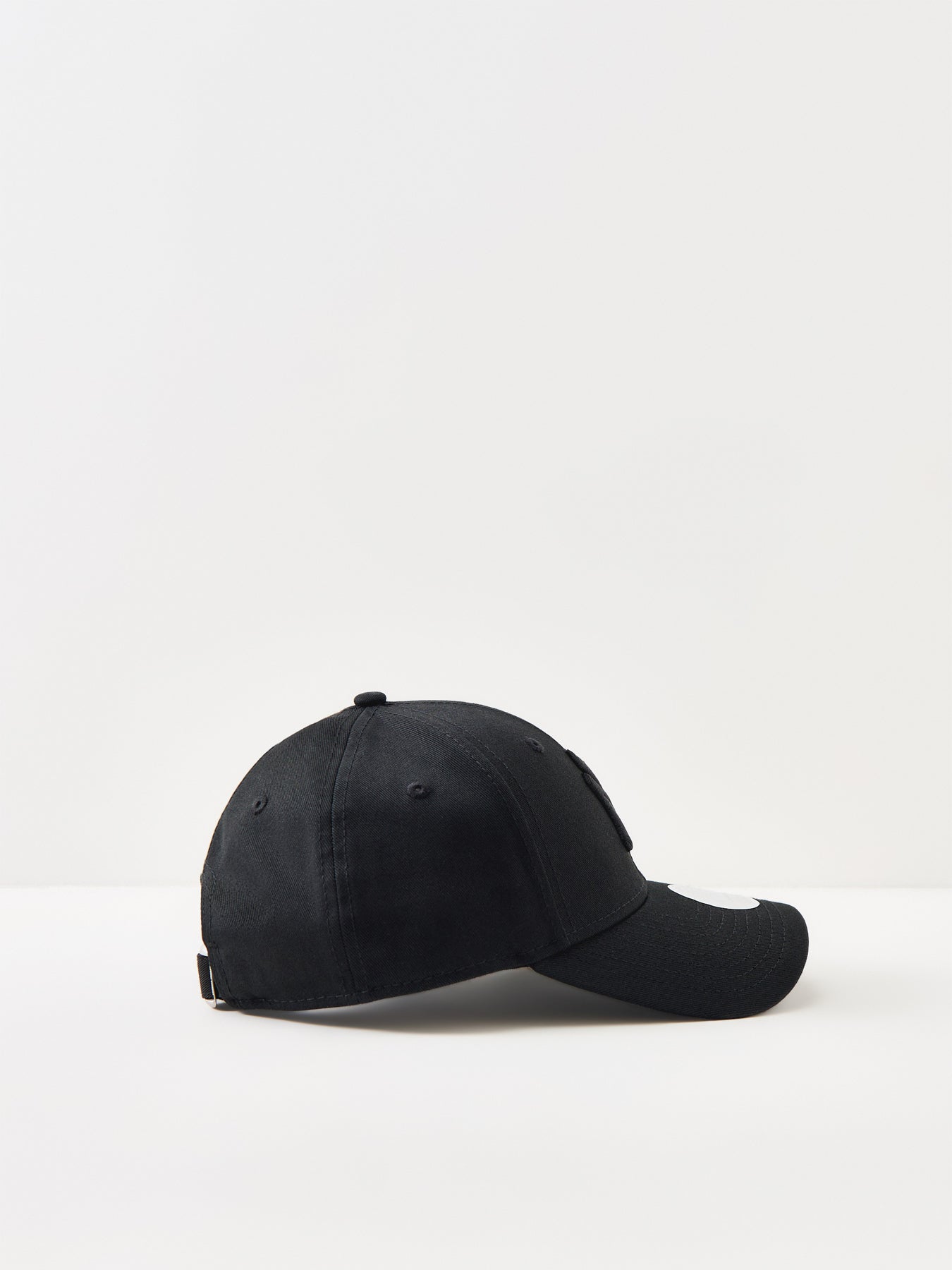 Essential 940 Cap Black