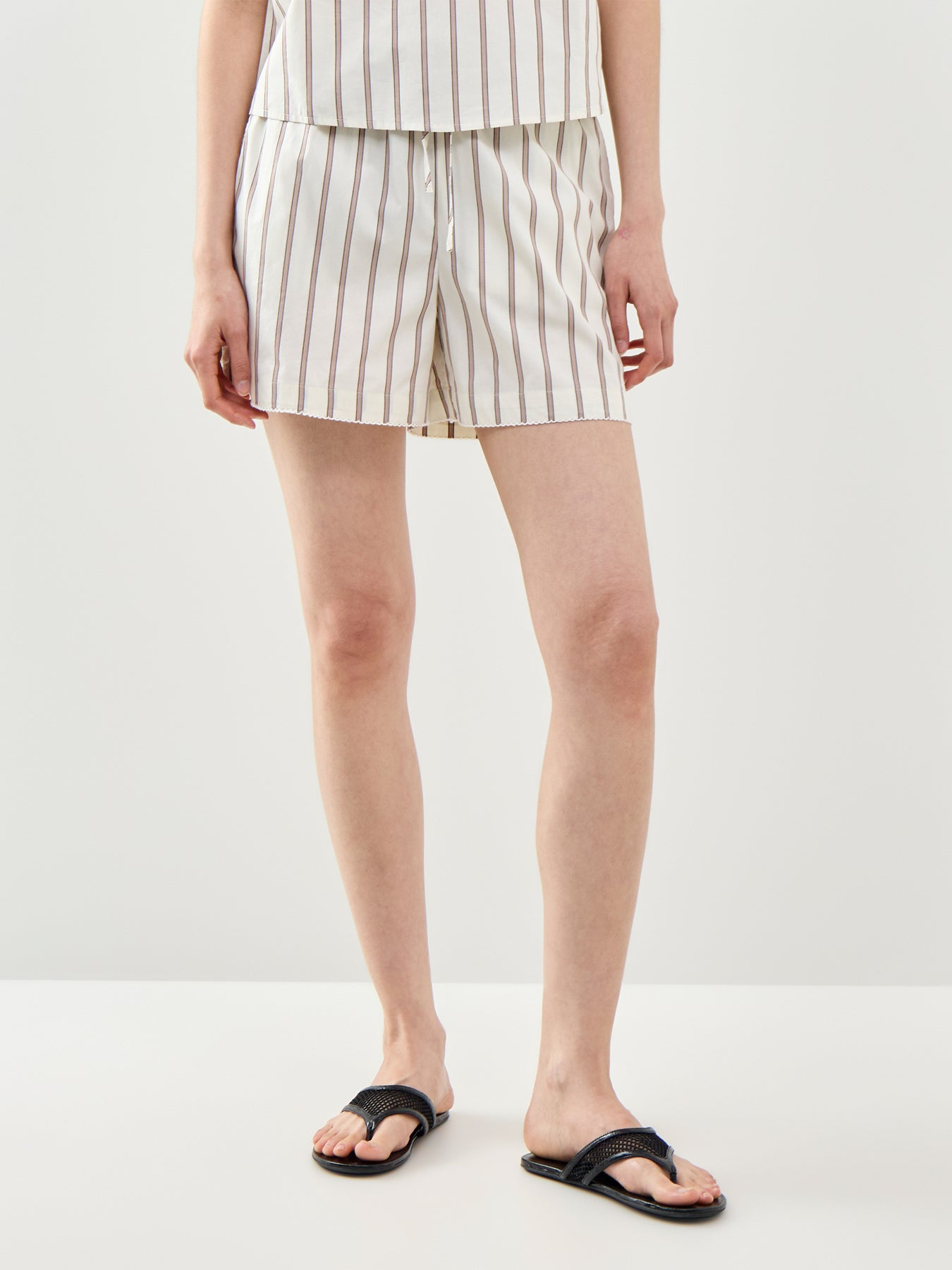 Gina Crochet Edge Shorts
