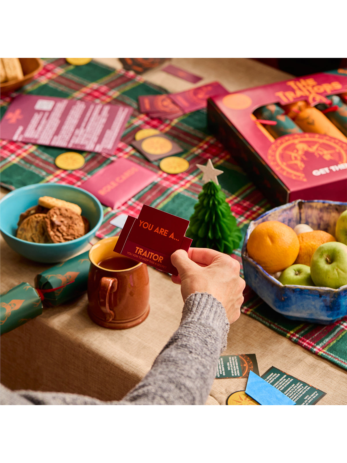 The Traitors Christmas Crackers