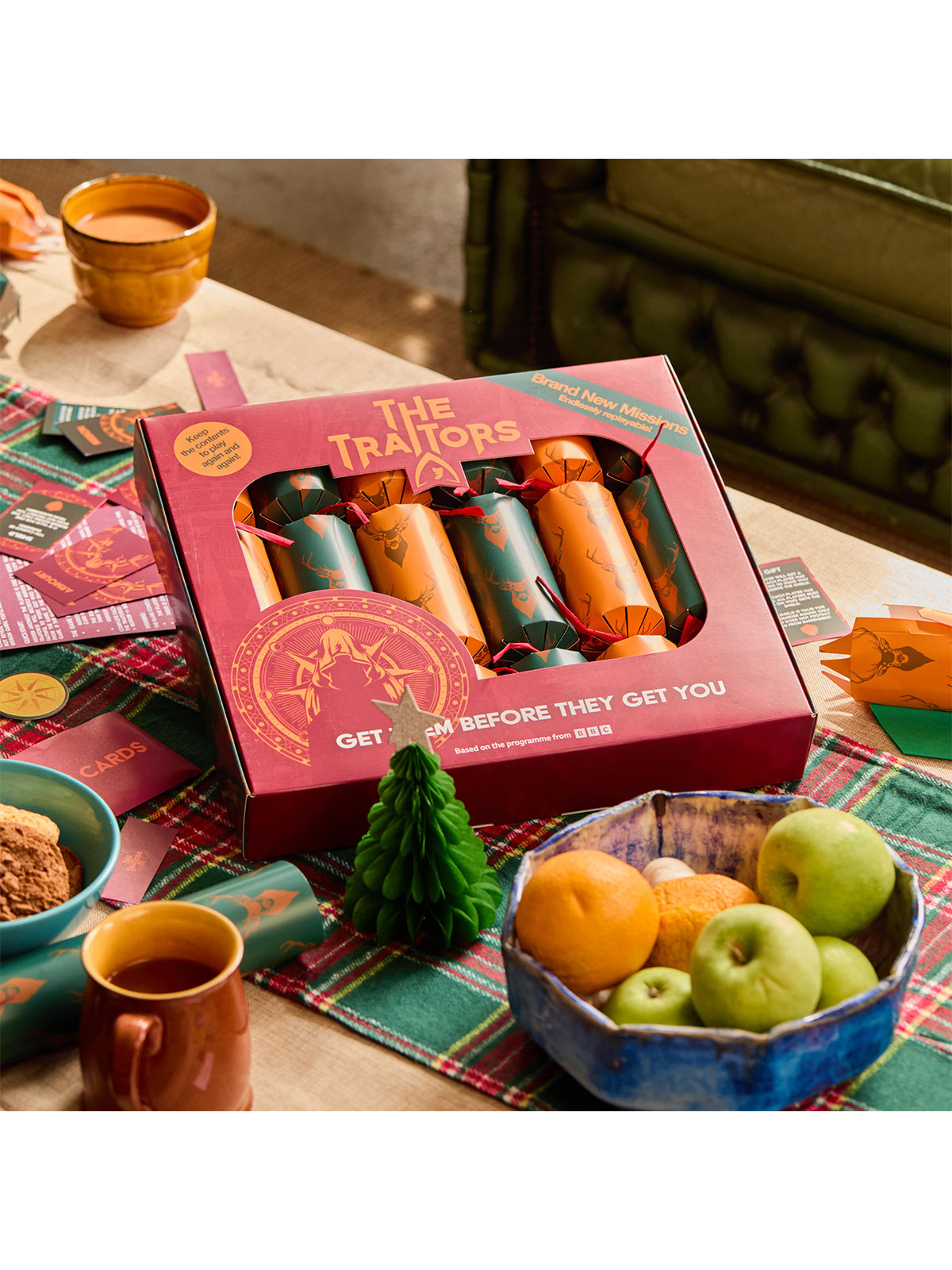 The Traitors Christmas Crackers