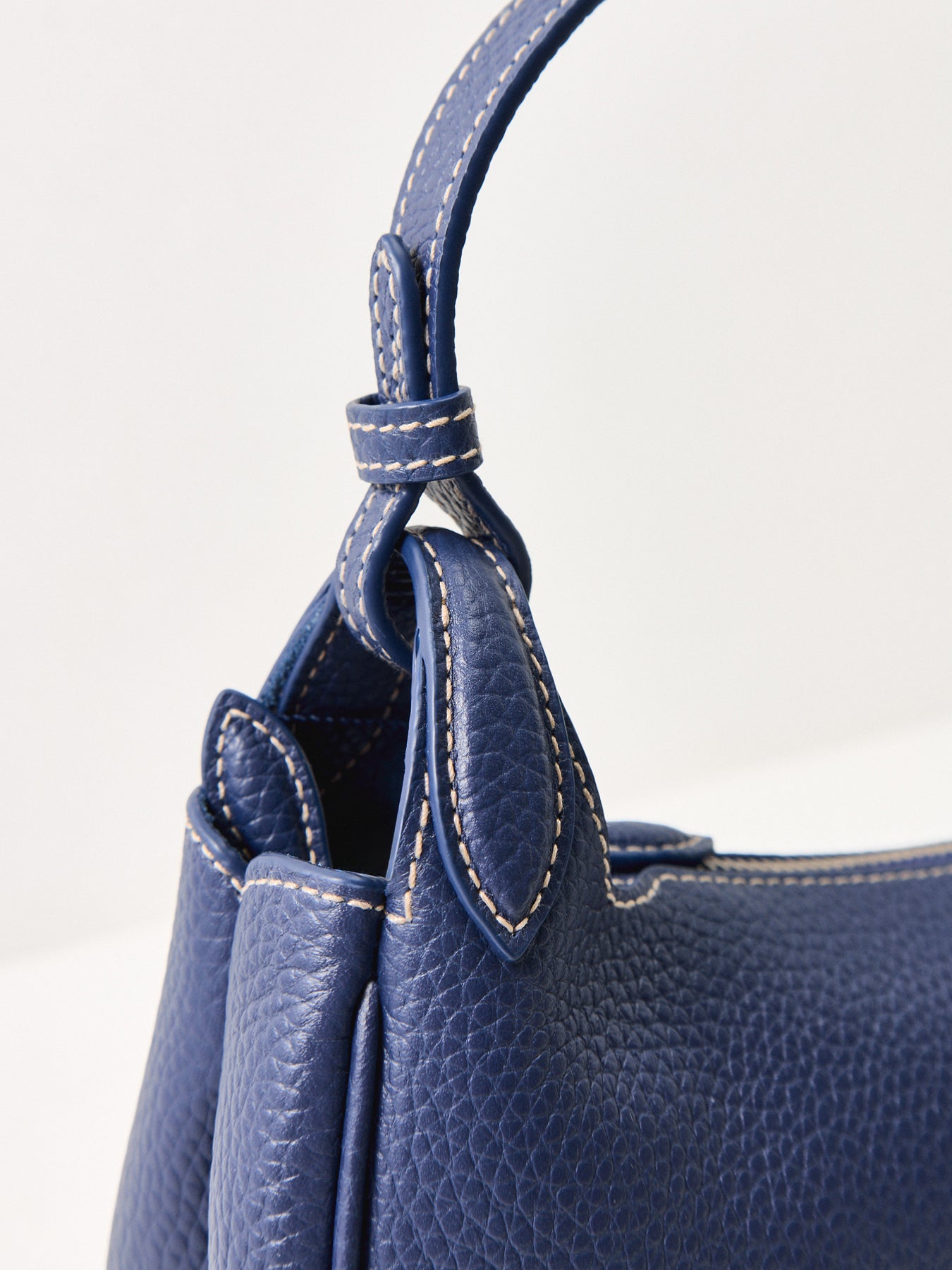 Shiny Drum Pebble Logo Bag Navy