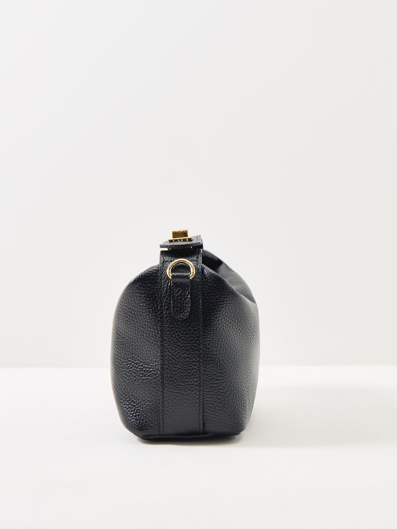 Saza Leather Shoulder Bag Black