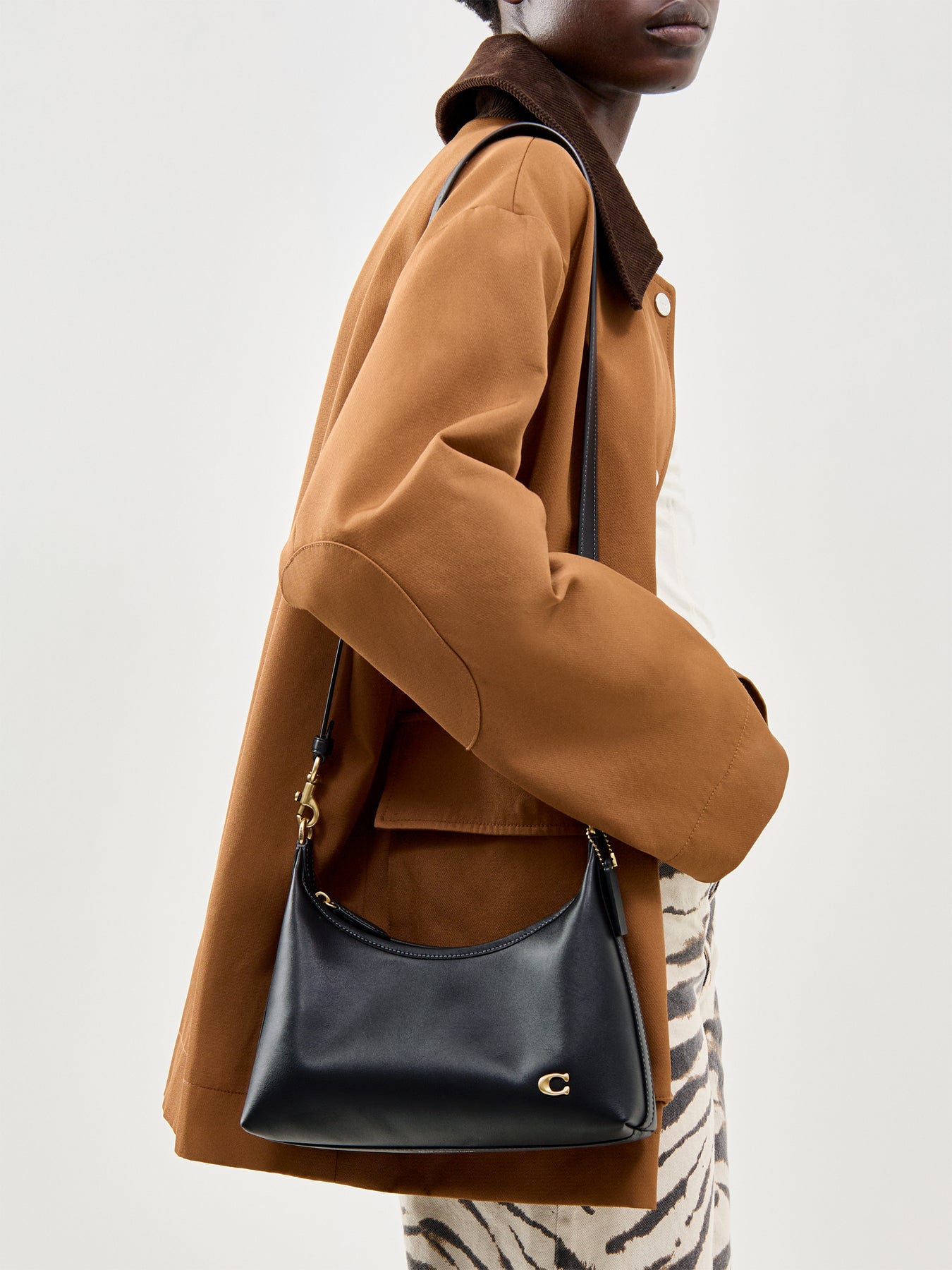 Juliet 25 Glovetanned Leather Shoulder Bag Black – Fenwick