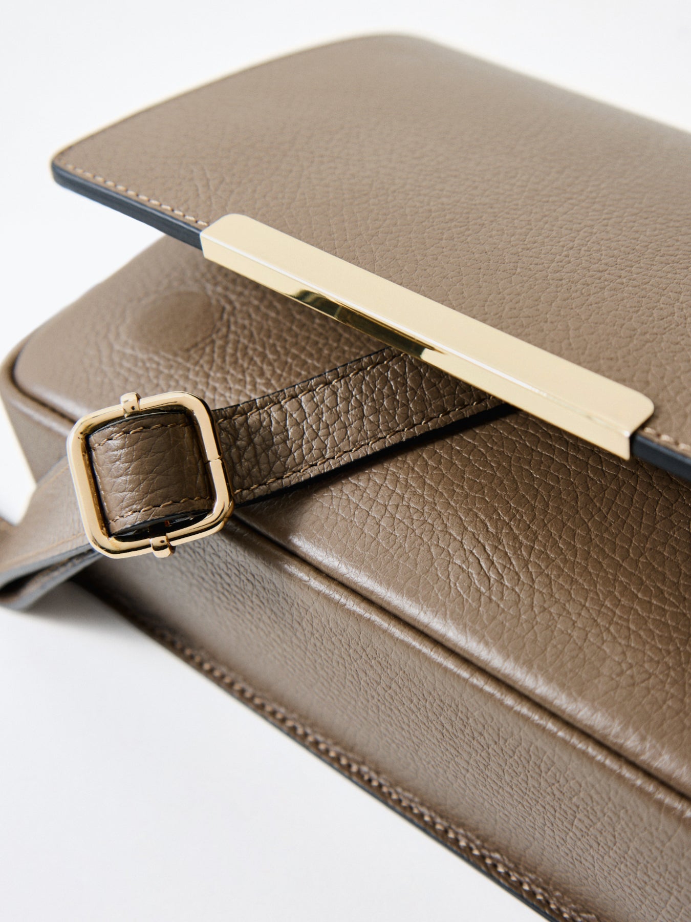 Newbury Leather Crossbody Bag Mink