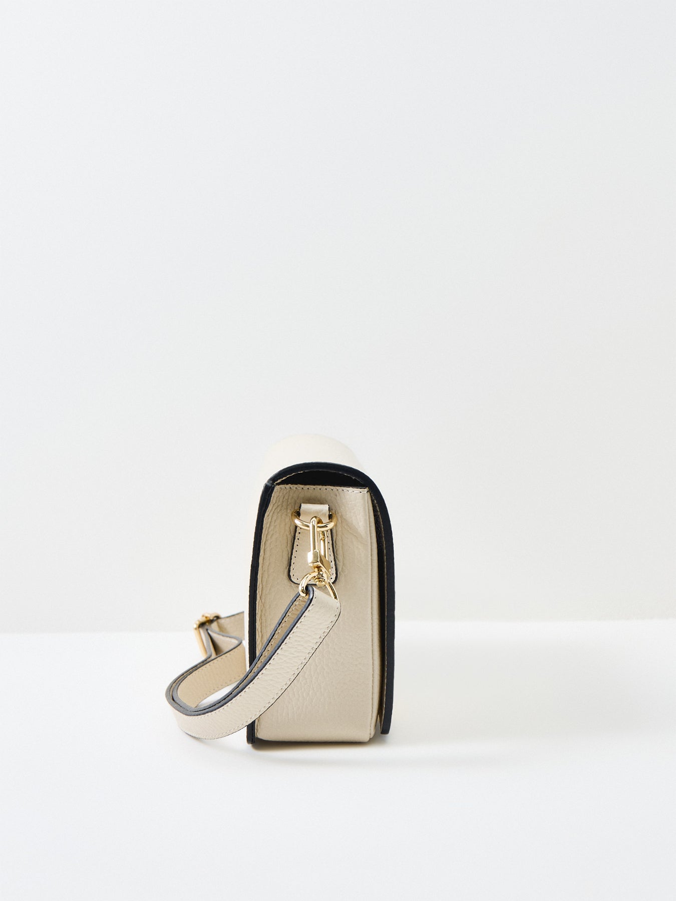 Newbury Leather Crossbody Bag Cream