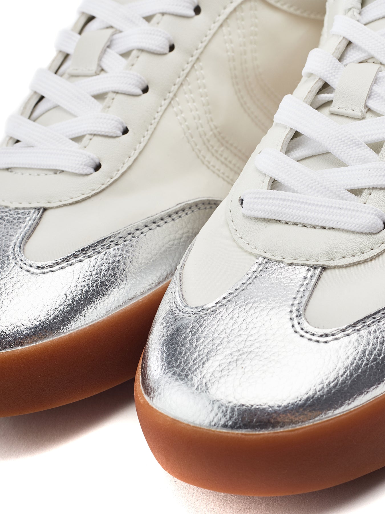 Aromaa Lace-Up Trainers Silver