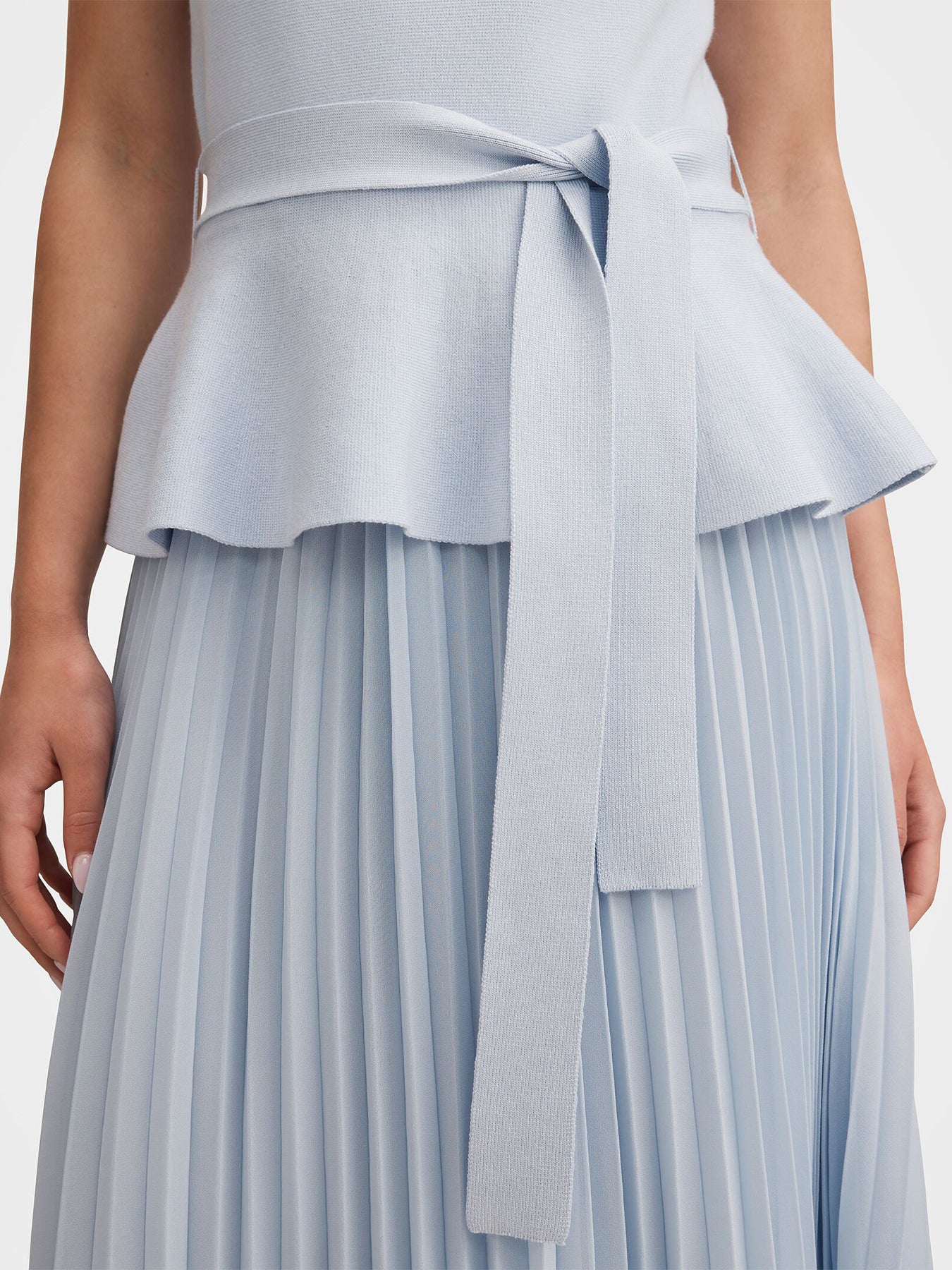 Peony Pleated Midi Dress Blue