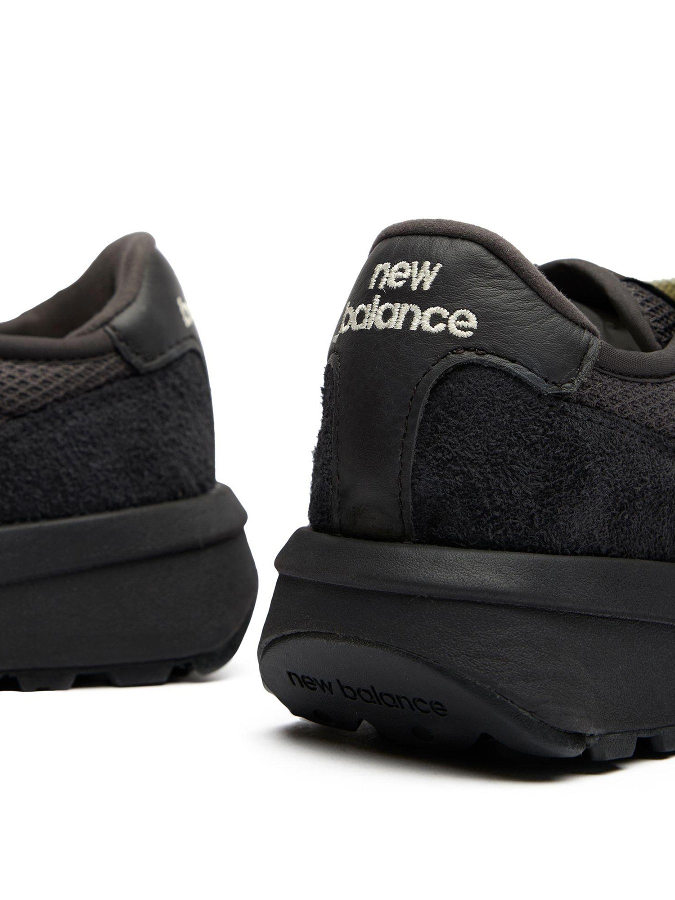 370 Trainers Black