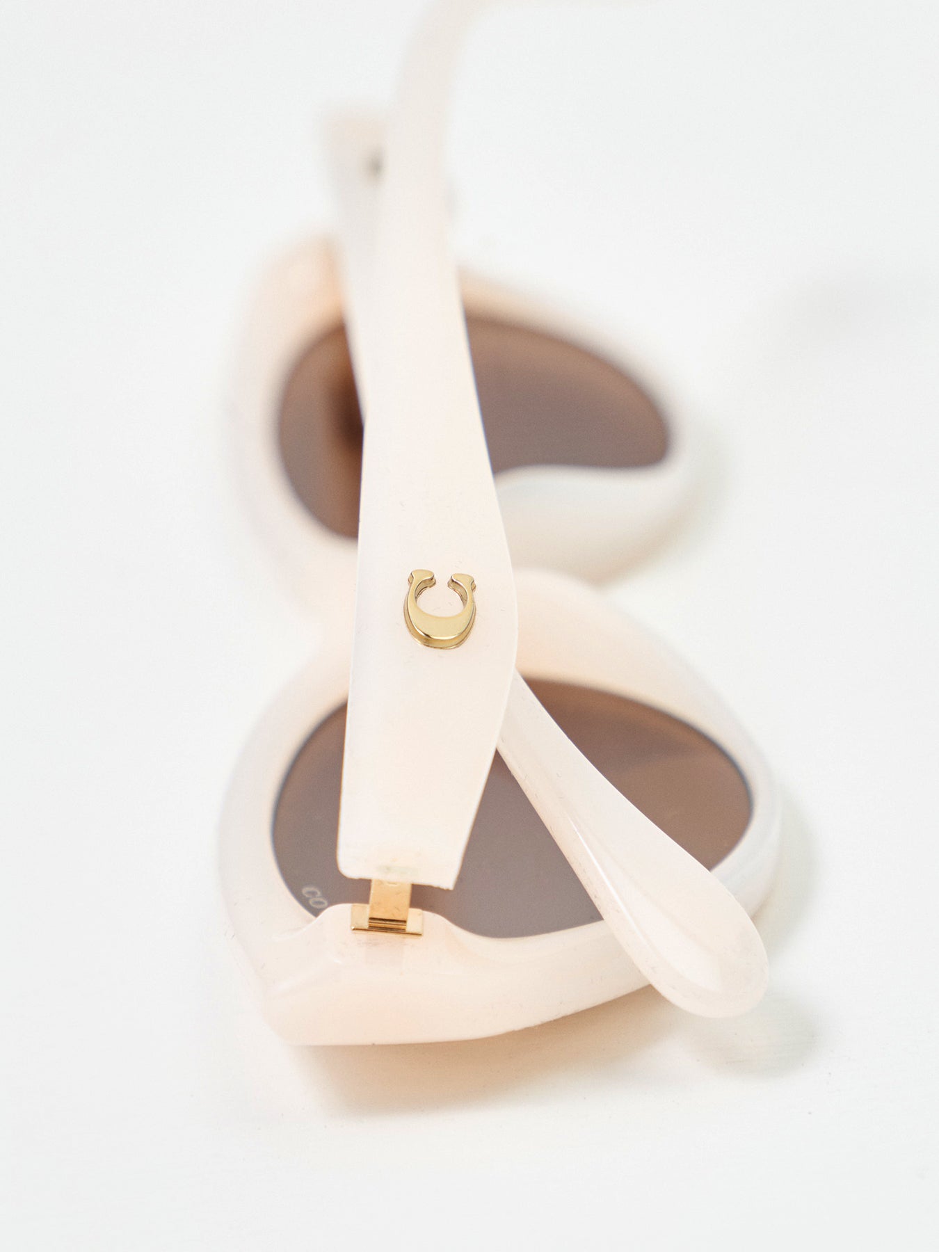 0HC8456D Round Sunglasses Cream