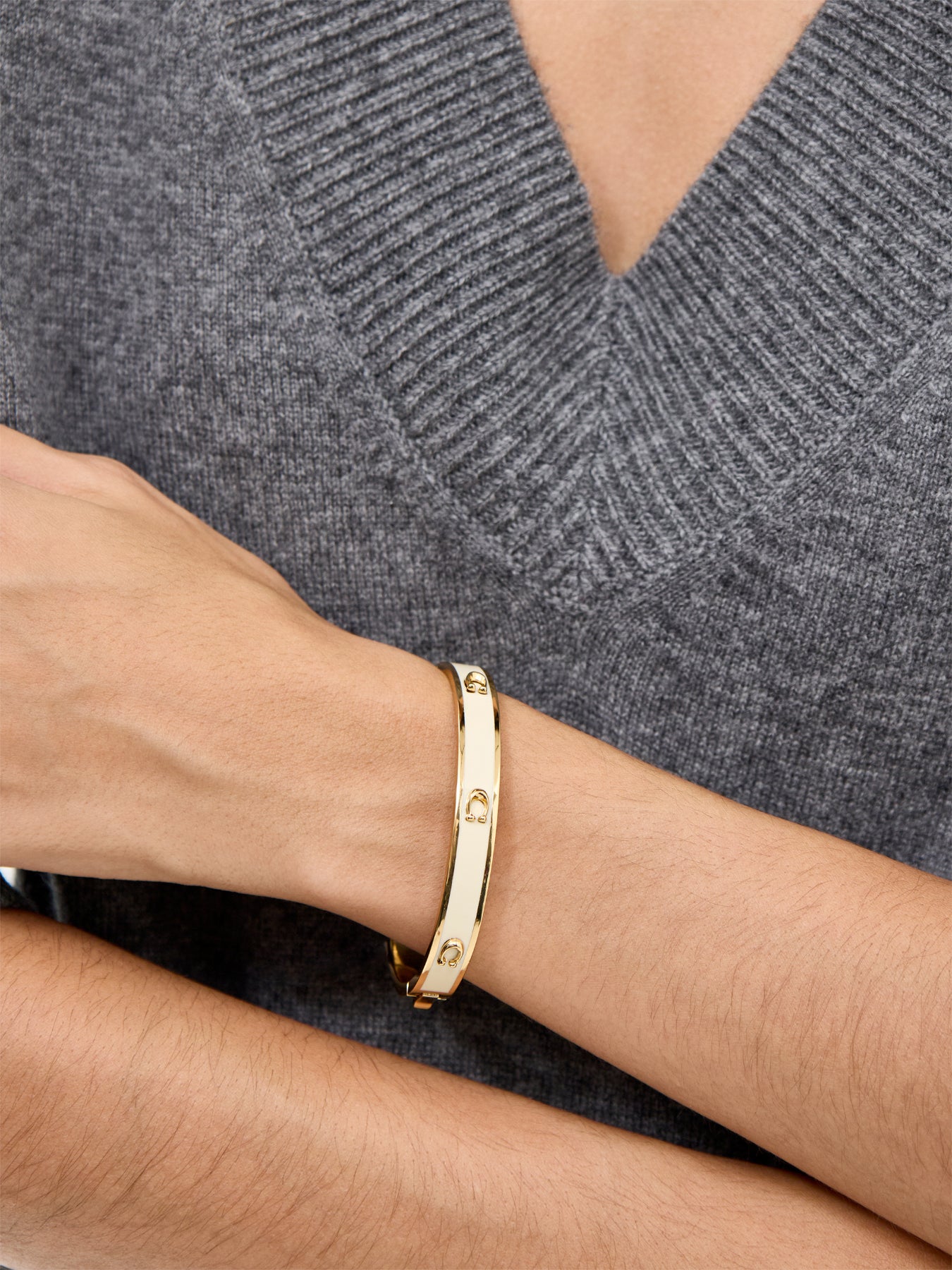 Pegged C Enamel Hinge Bangle Gold