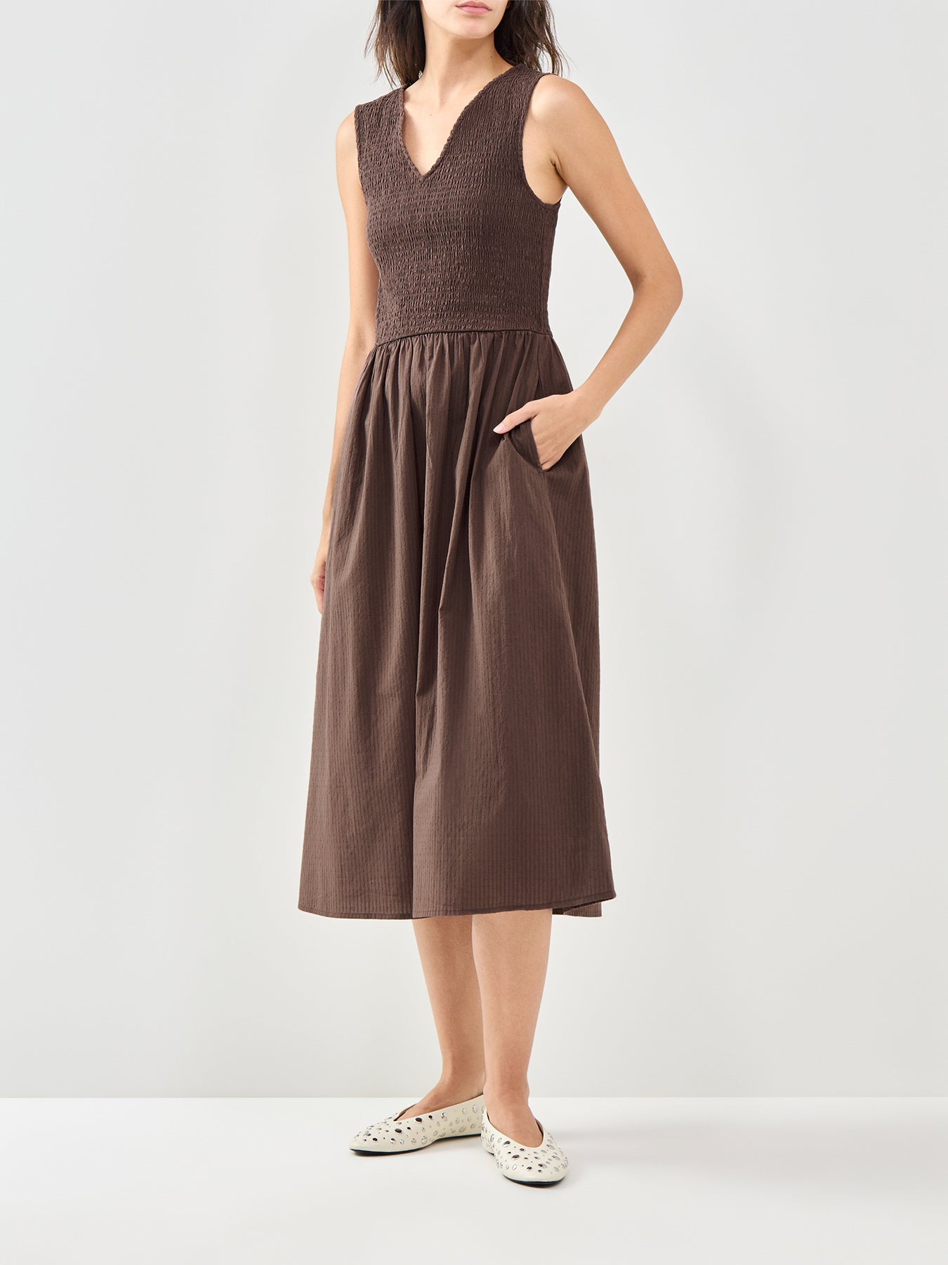 Noema Sleeveless Smock Dress Brown