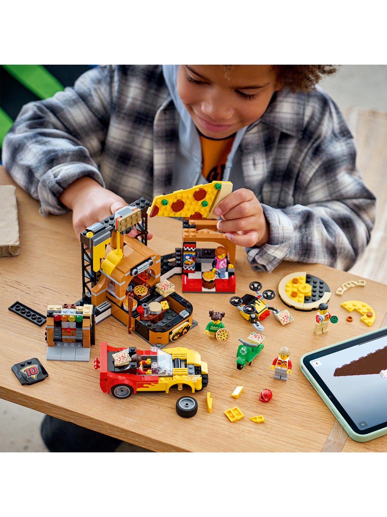 Pizza Delivery Experience With Vehicles 60496