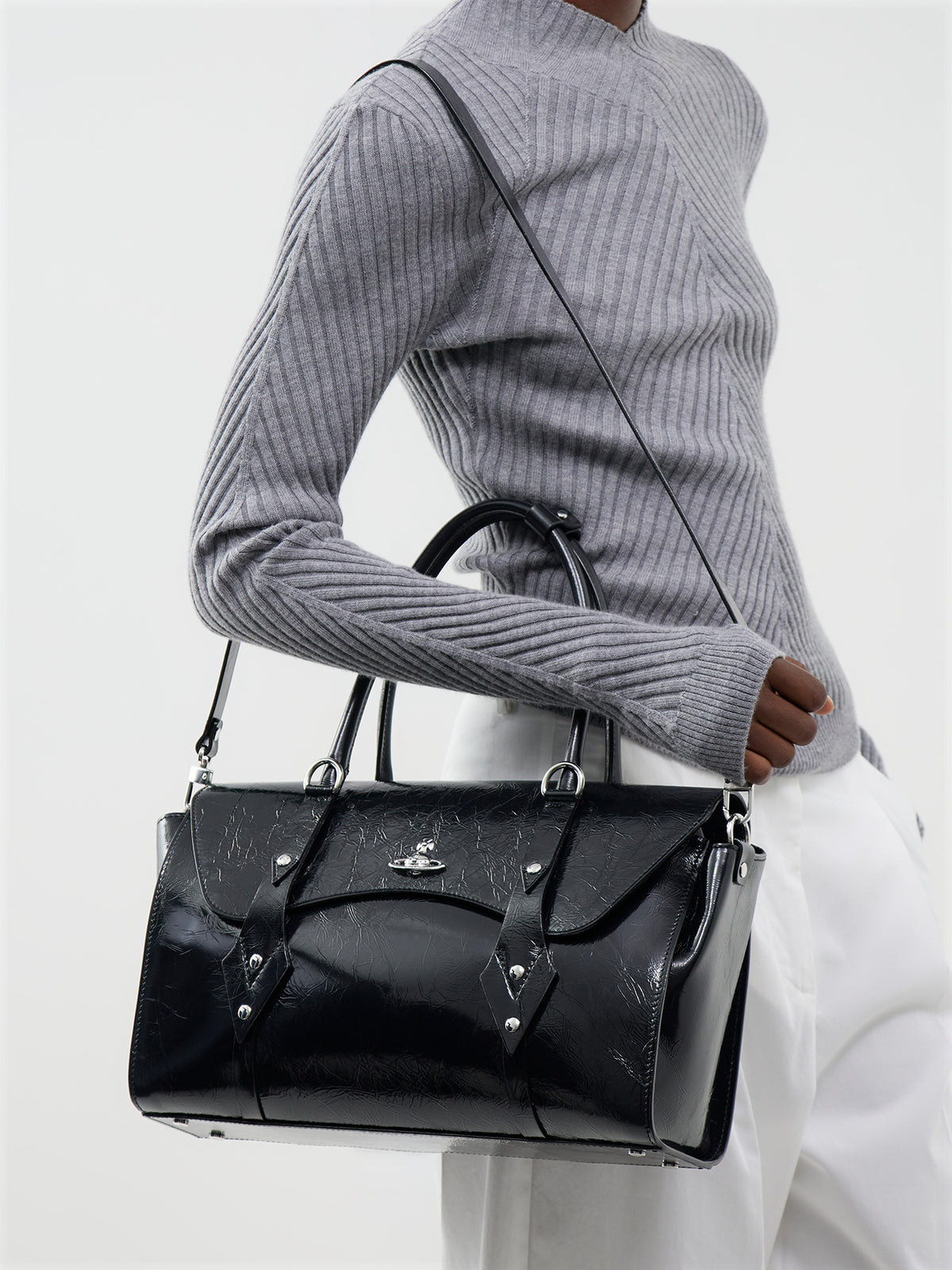 Bettina Medium Handbag In Black
