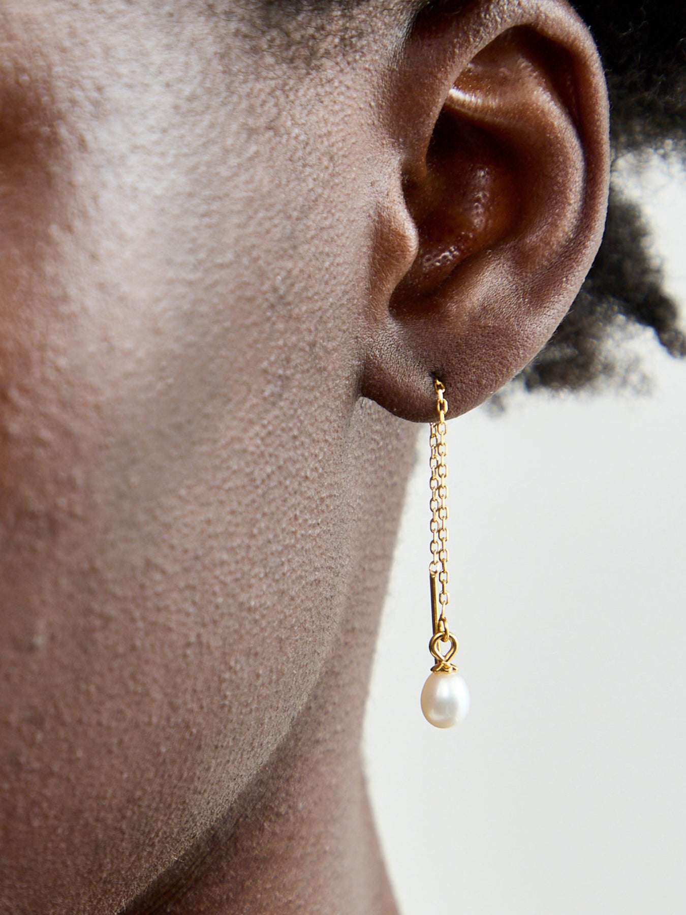 Ethereal Pearl Drop Earrings Gold