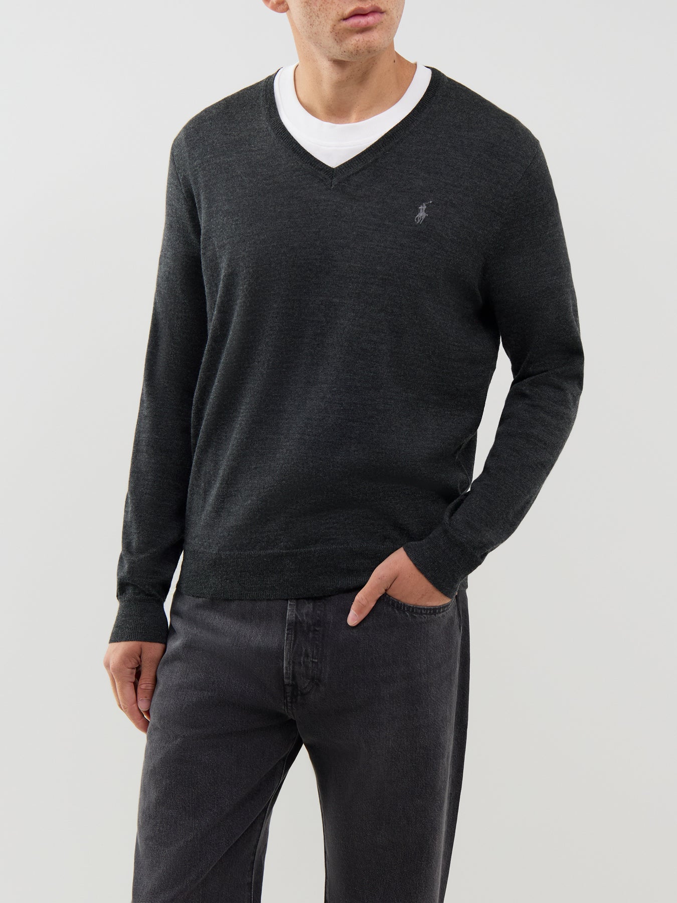 Slim Fit V-Neck Knit