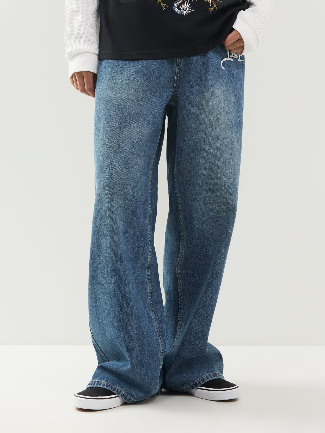 Varsity Cross Badge Xxtra Fit Jeans