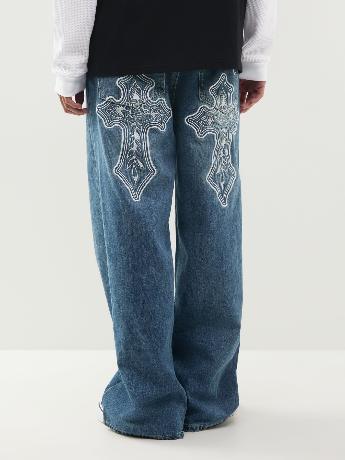 Varsity Cross Badge Xxtra Fit Jeans