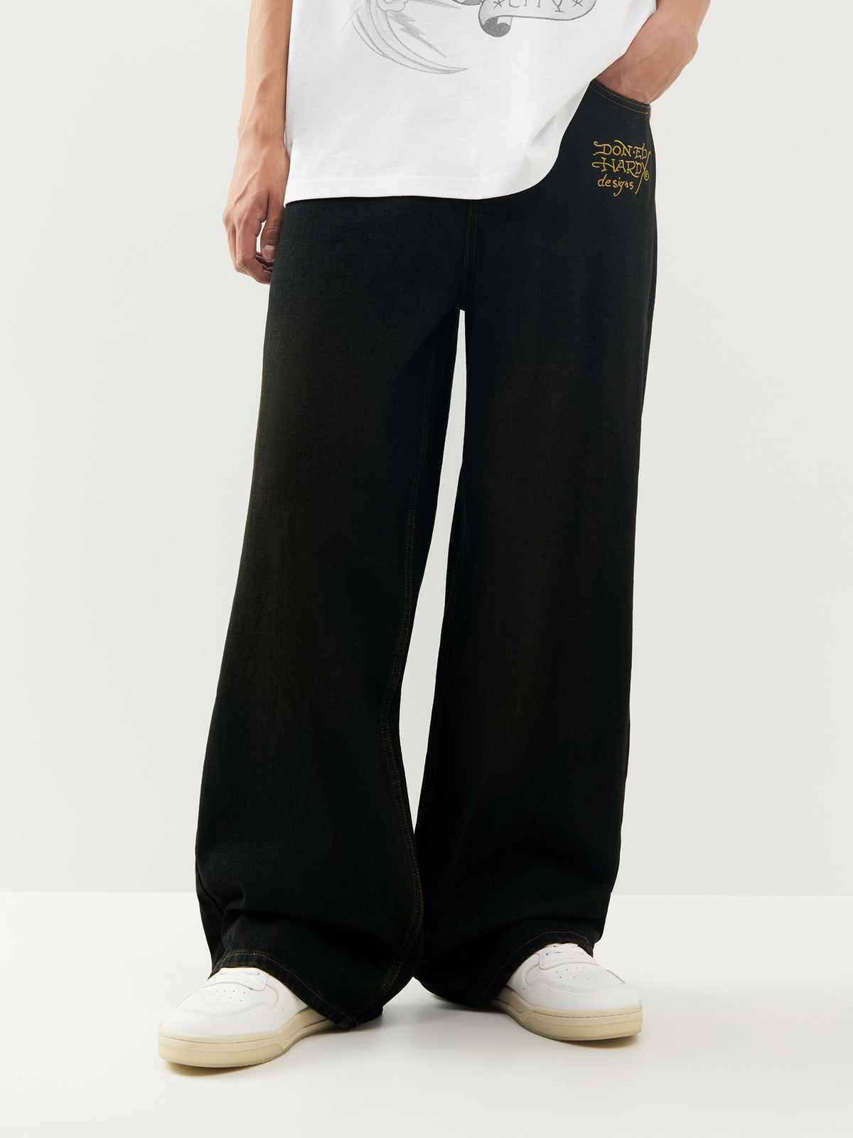 Men's Embroidered Dragon Relaxed Cotton Jeans