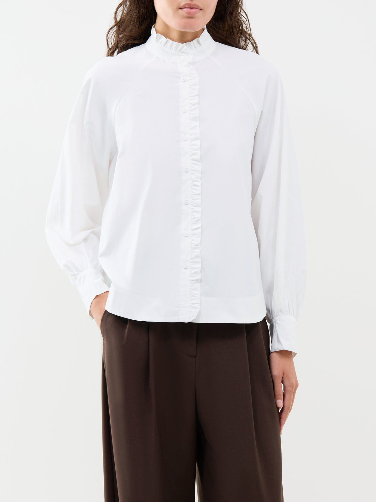 Netti 138 Organic Cotton Blend Frill Neck Shirt - White