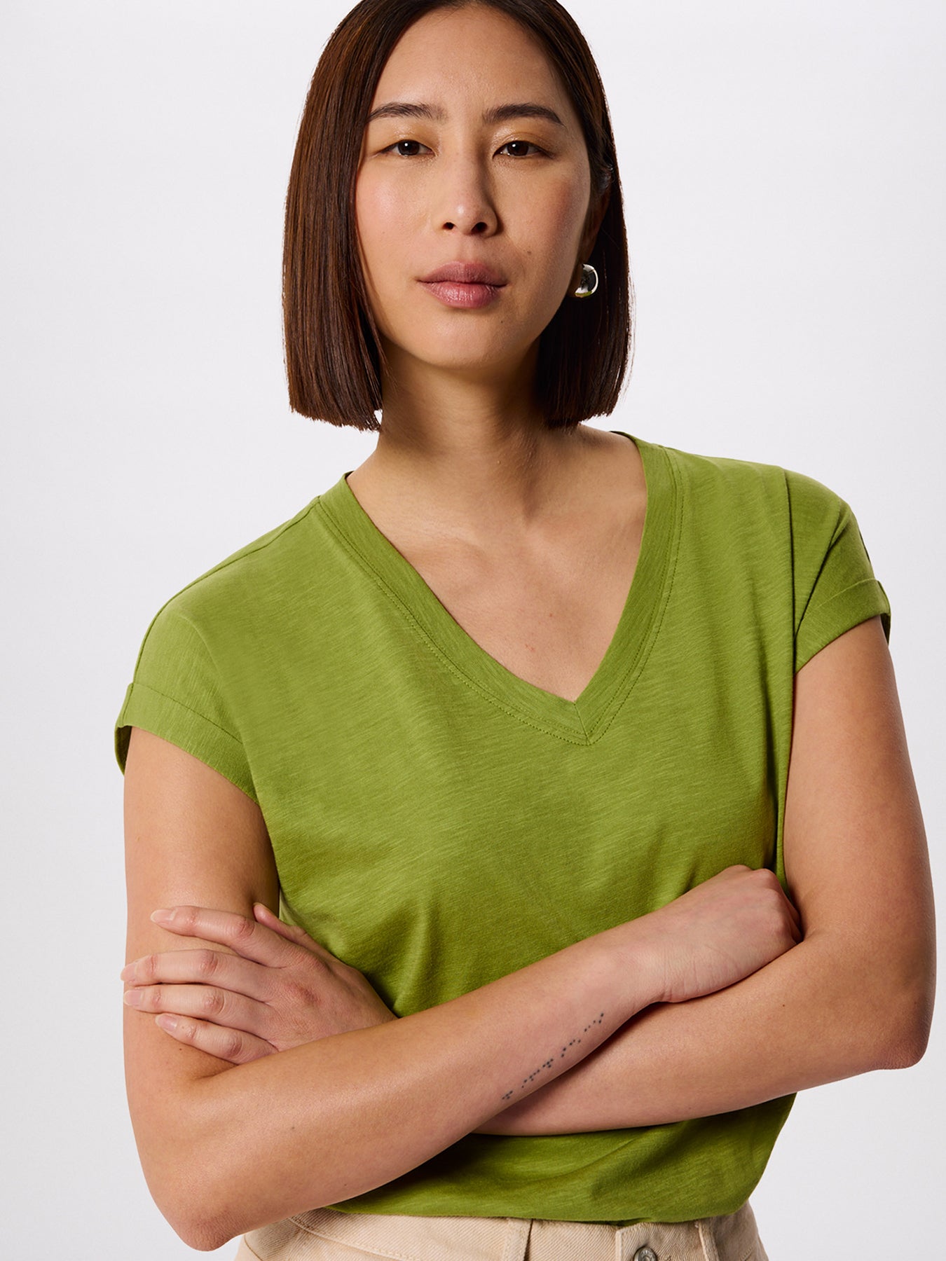 Willa V-Neck Cap Sleeve Tee Green