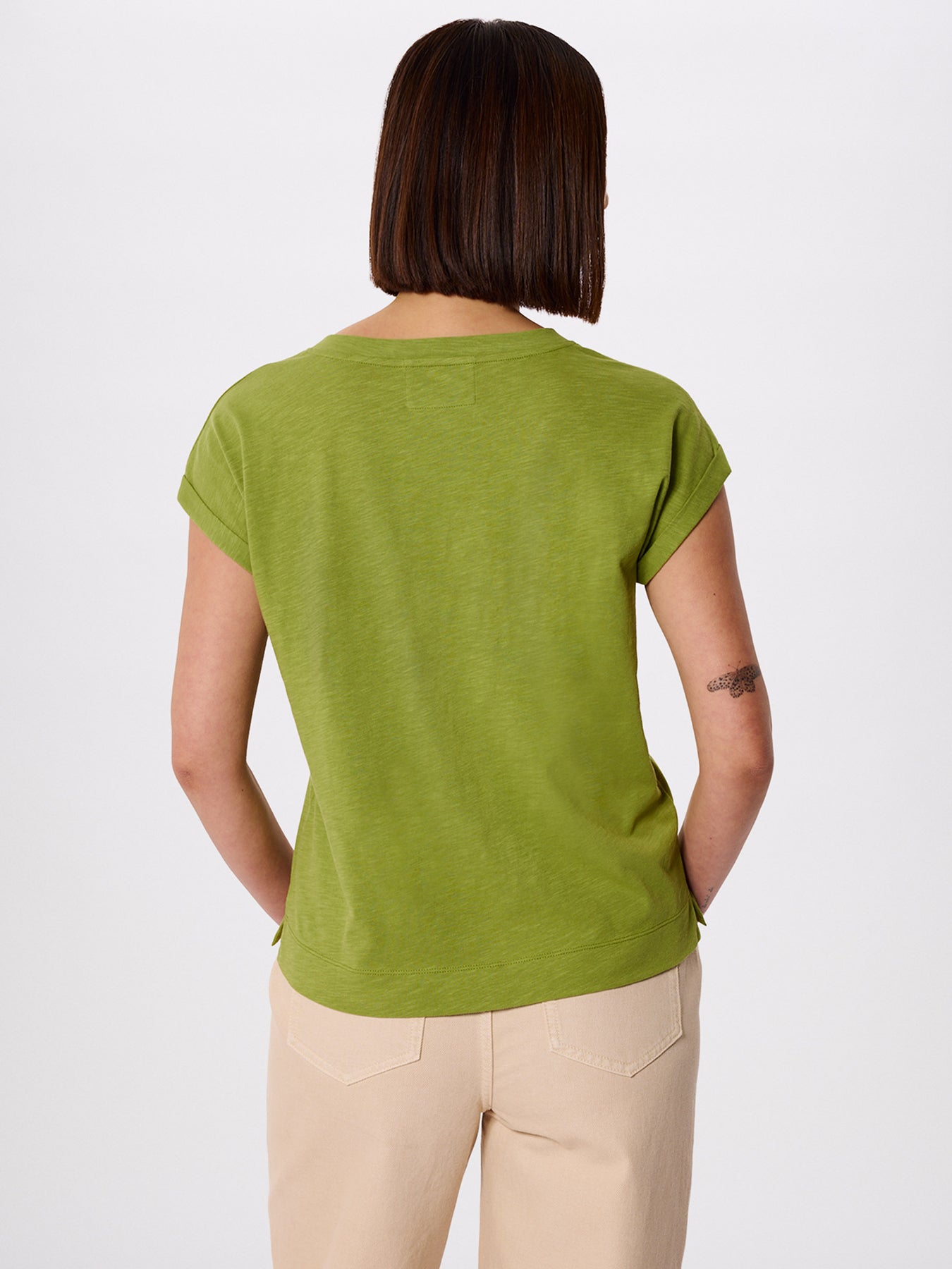 Willa V-Neck Cap Sleeve Tee Green
