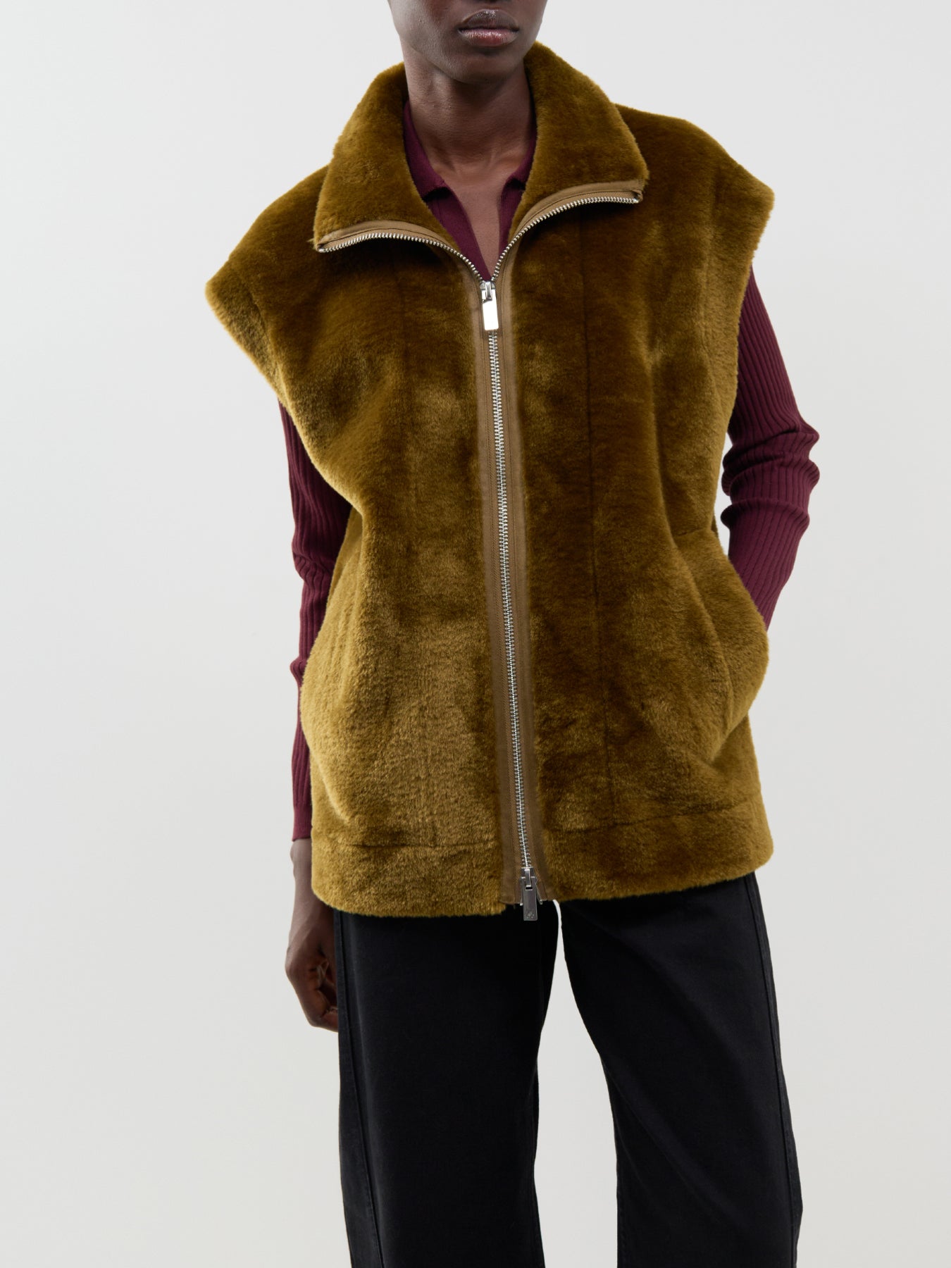 Giurato Faux-Fur Gilet - Oil Green