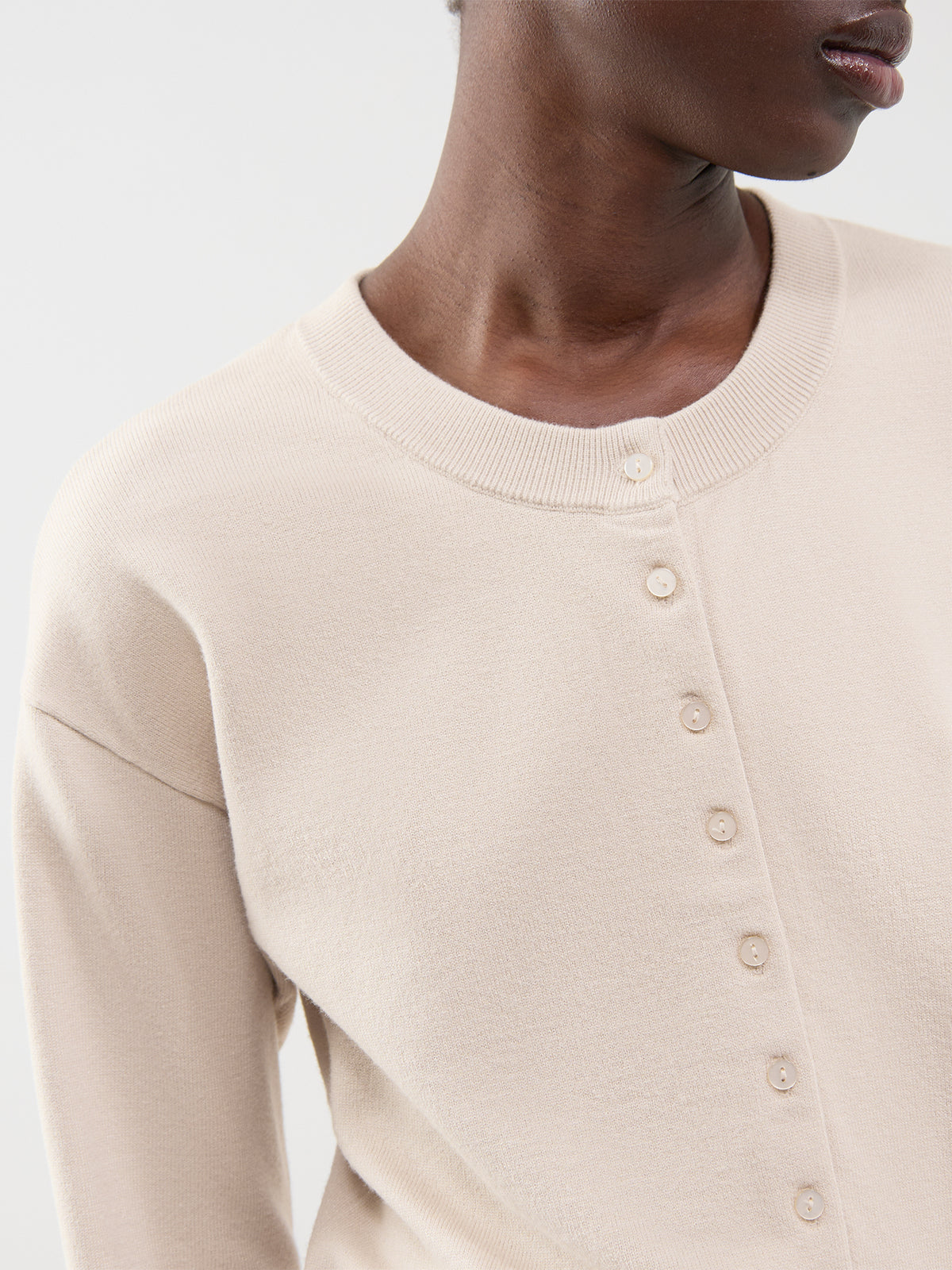 Mio Long-Sleeved Button Cardigan
