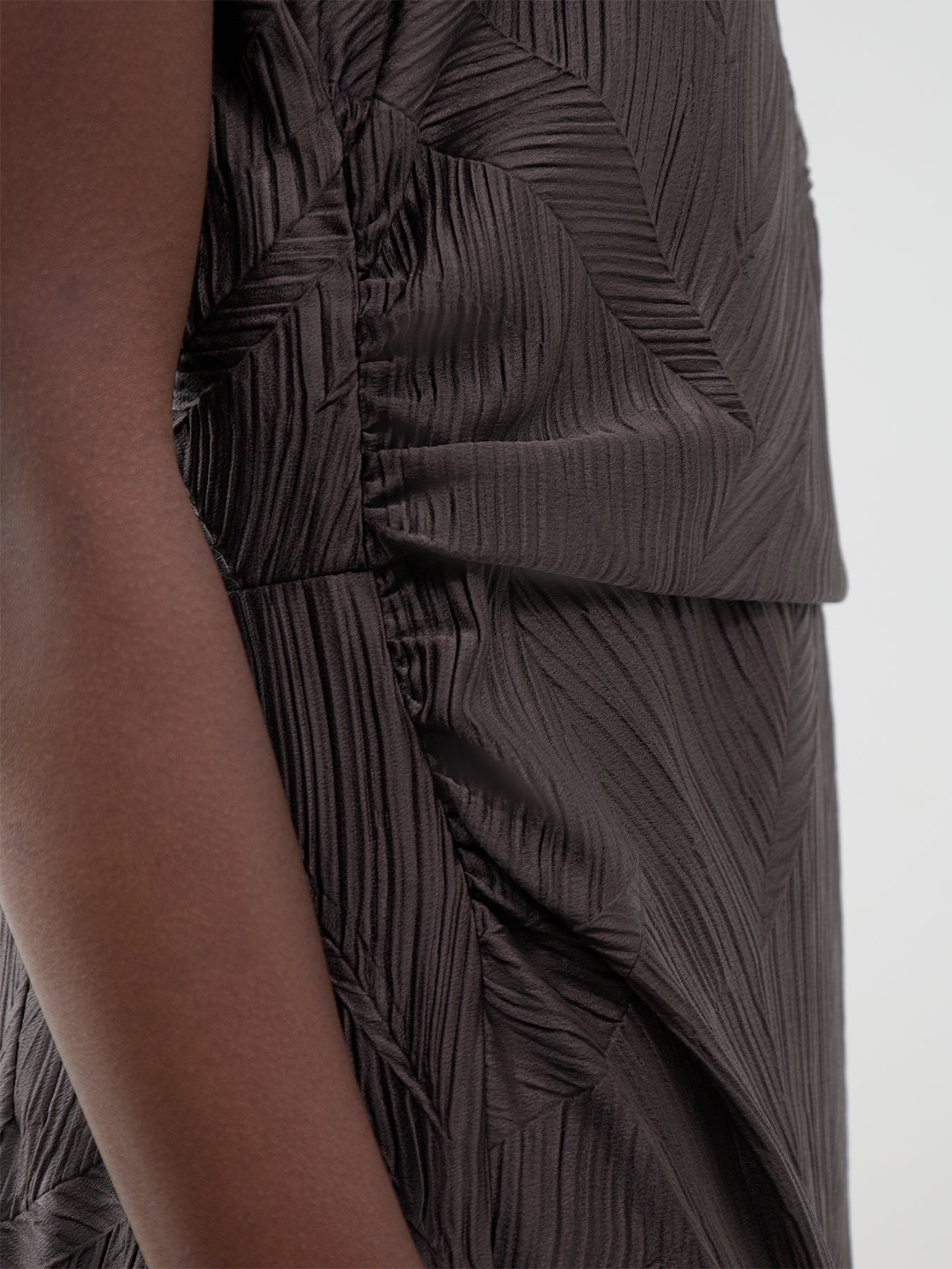 Textured Crinkle Midi Dress - Mocha